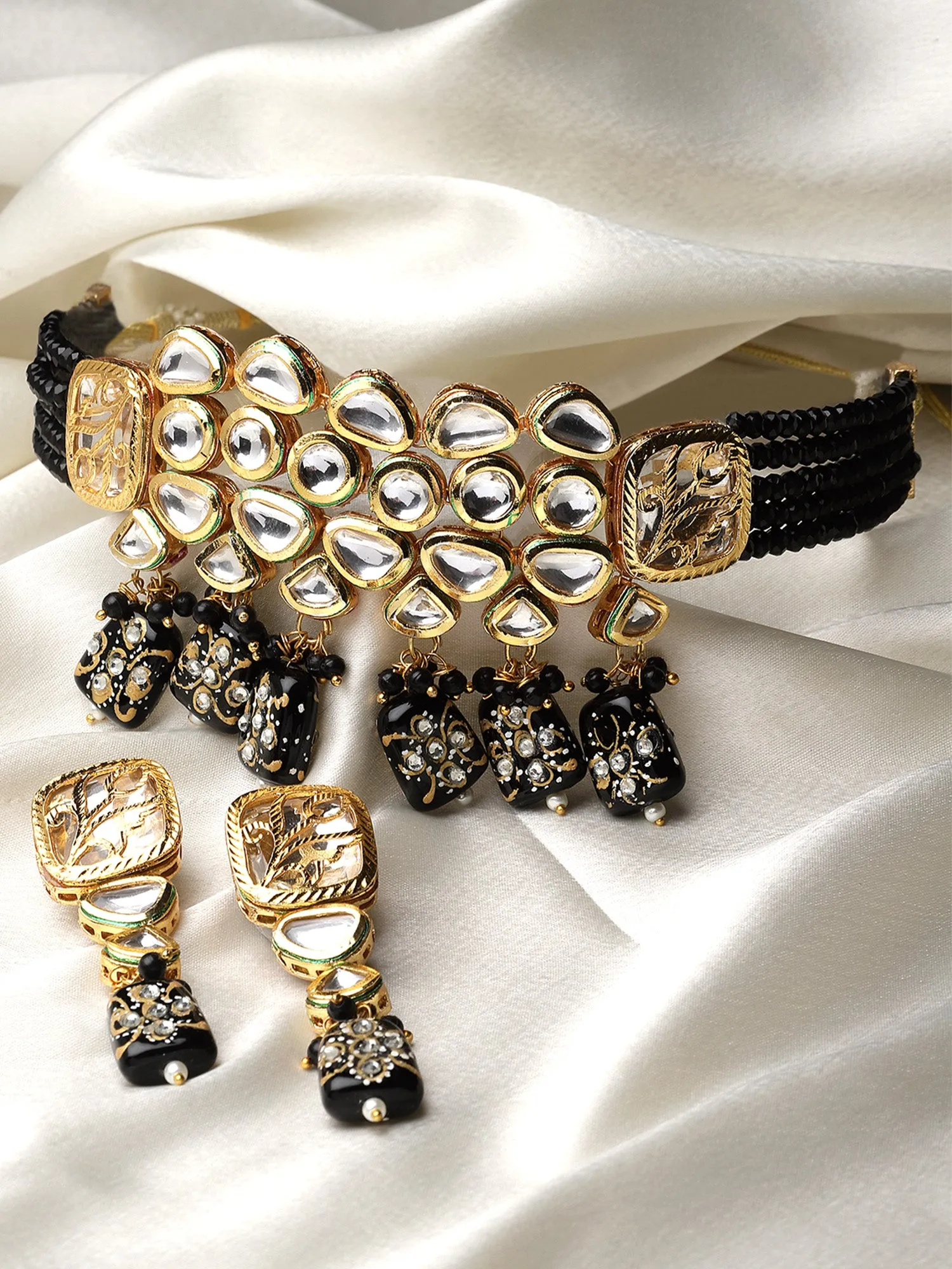 Karatcart Gold Plated Black Tumble and Polki Kundan Choker Necklace Set for Women