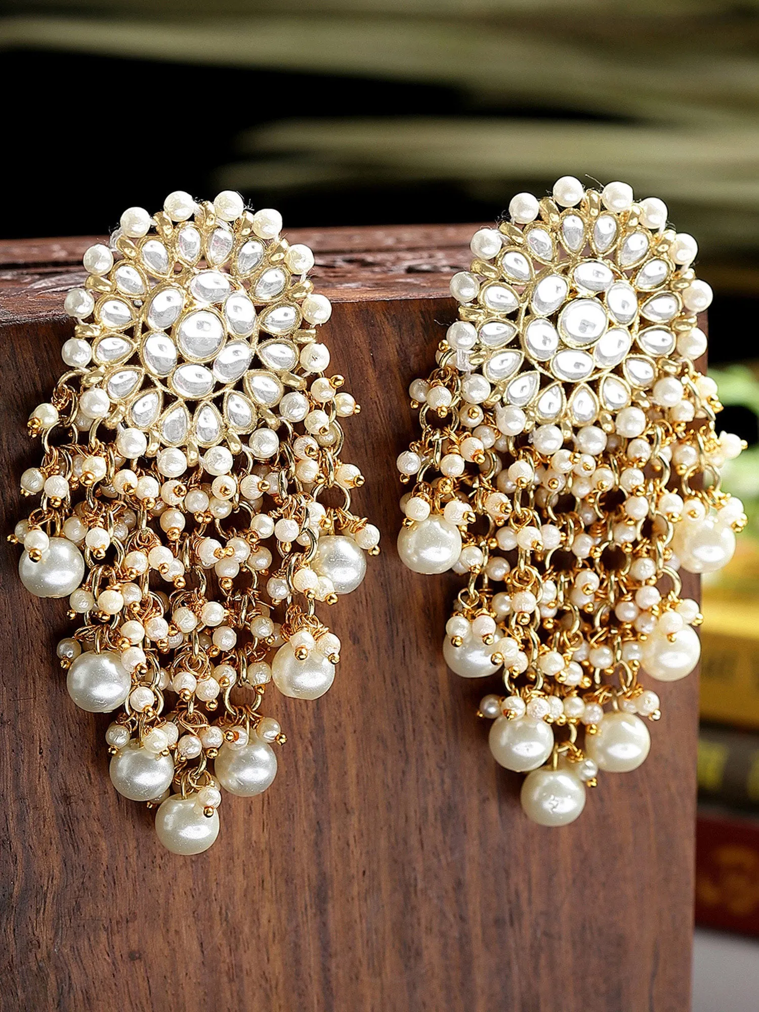 Karatcart Gold Plated Floral Design Pearl and Kundan Drop Earring for Women