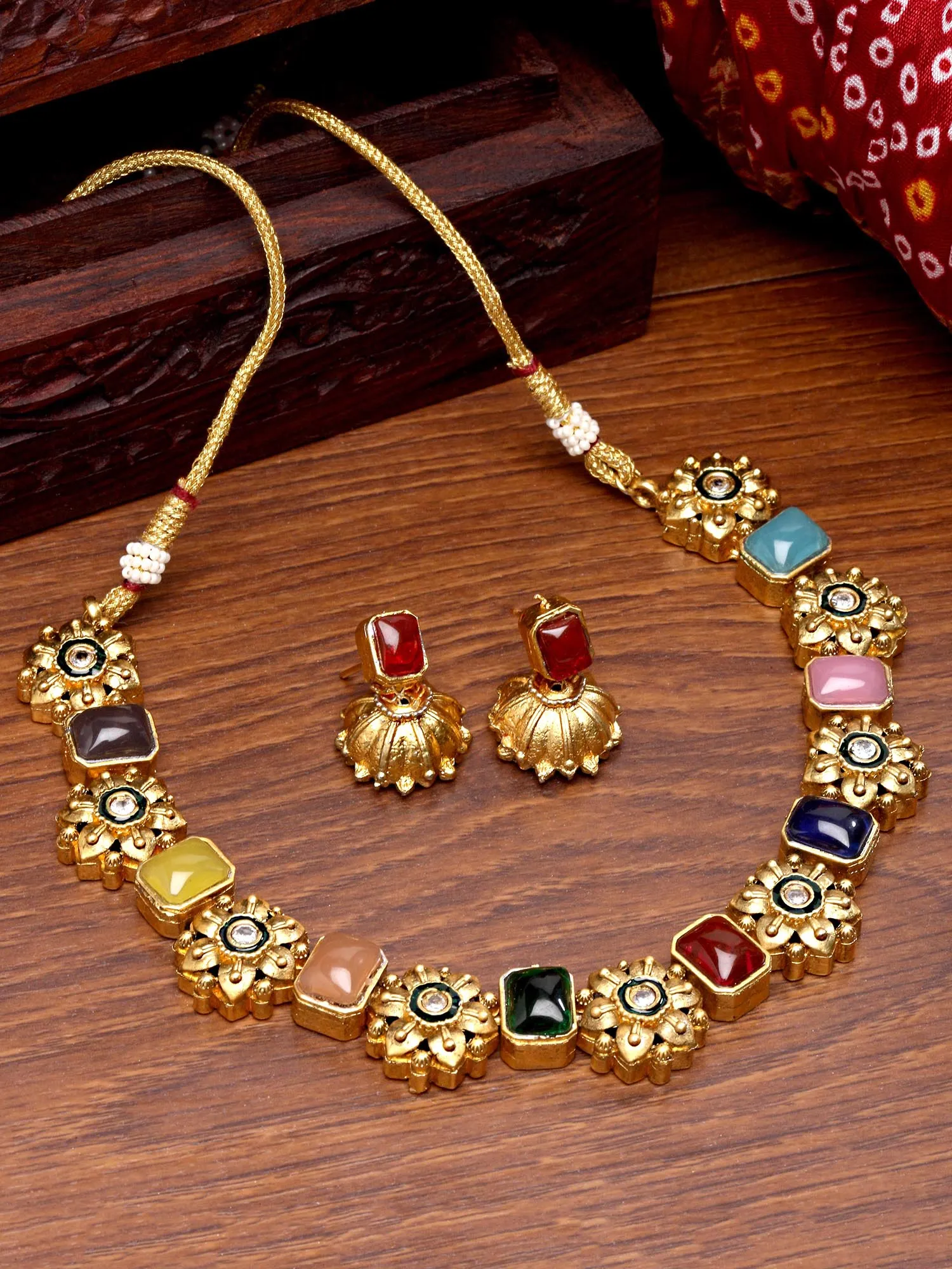 Karatcart Gold Plated Multicolor Stones Studded Floral Design Necklace Set