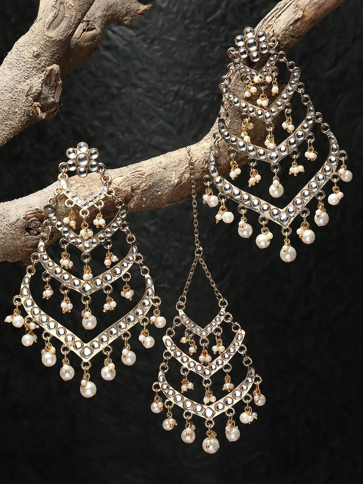 Karatcart Gold Plated Pearl and Kundan Earring and Maangtikka Set for Women
