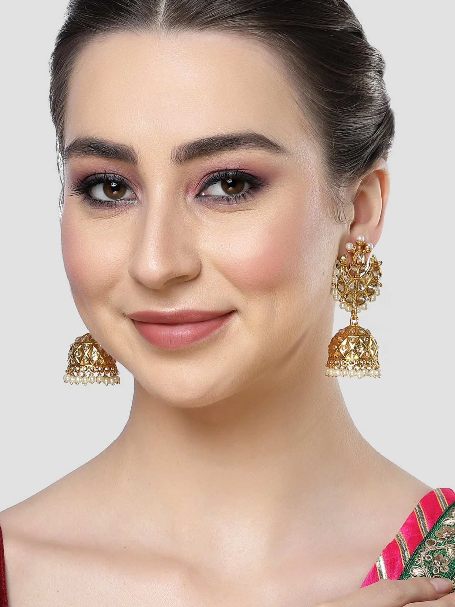 Karatcart Gold Plated Pearl and Kundan Studded Jhumki Earrings for Women