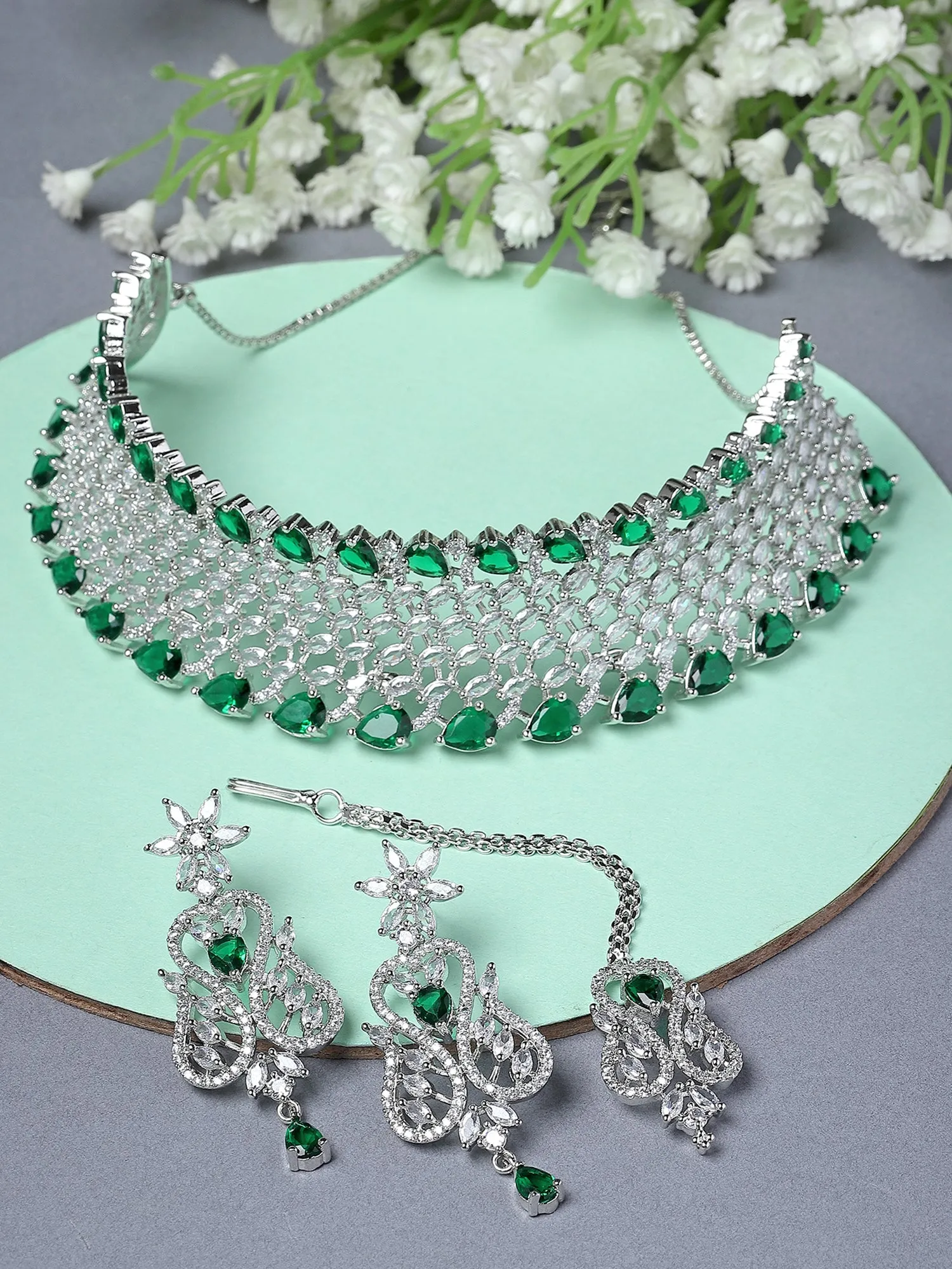 Karatcart Green Cubic Zirconia Silver Plated Choker Necklace Set for Women