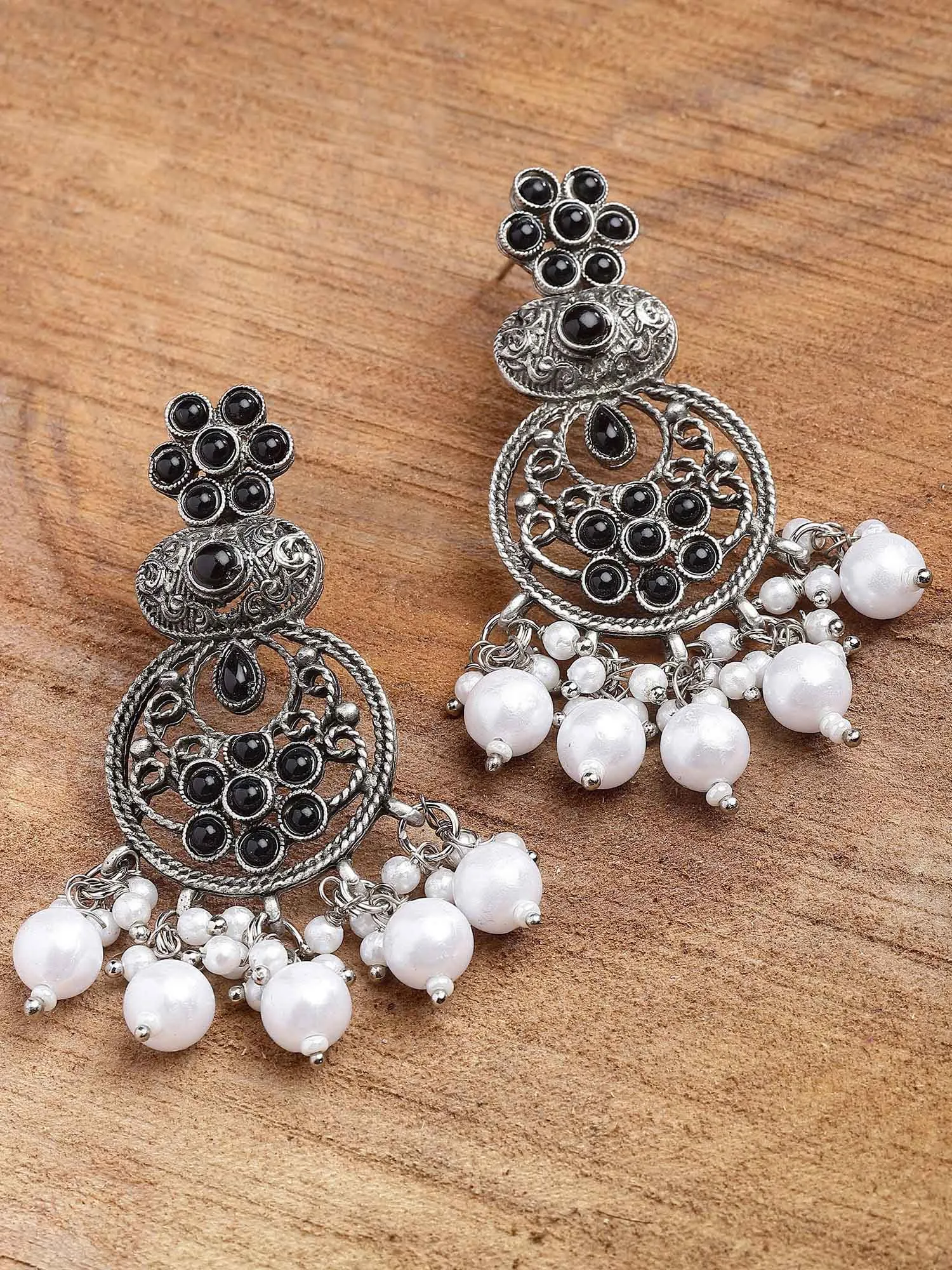 Karatcart Oxidised Silver Black Stone and Pearl Dangler Earring for Women