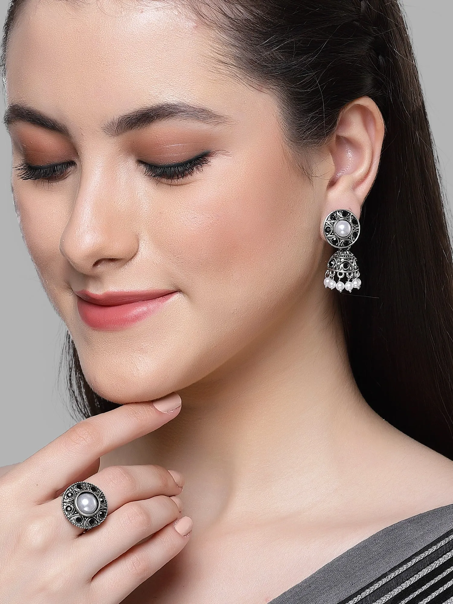 Karatcart Oxidised Silver Black Stone Antique Kundan Earrings with Adjustable Ring Combo