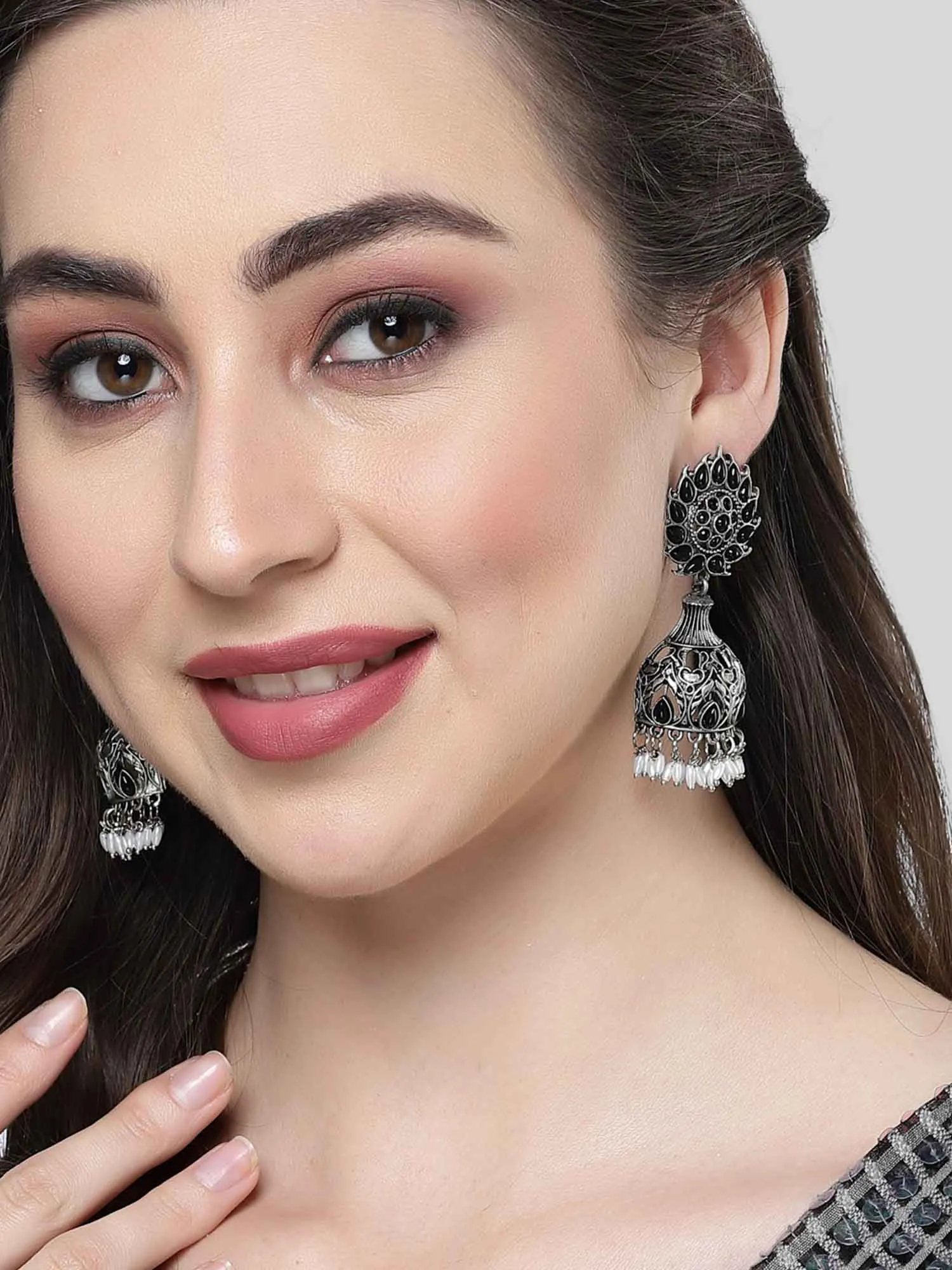 Karatcart Oxidised Silver Black Stone Drop Earring for Women