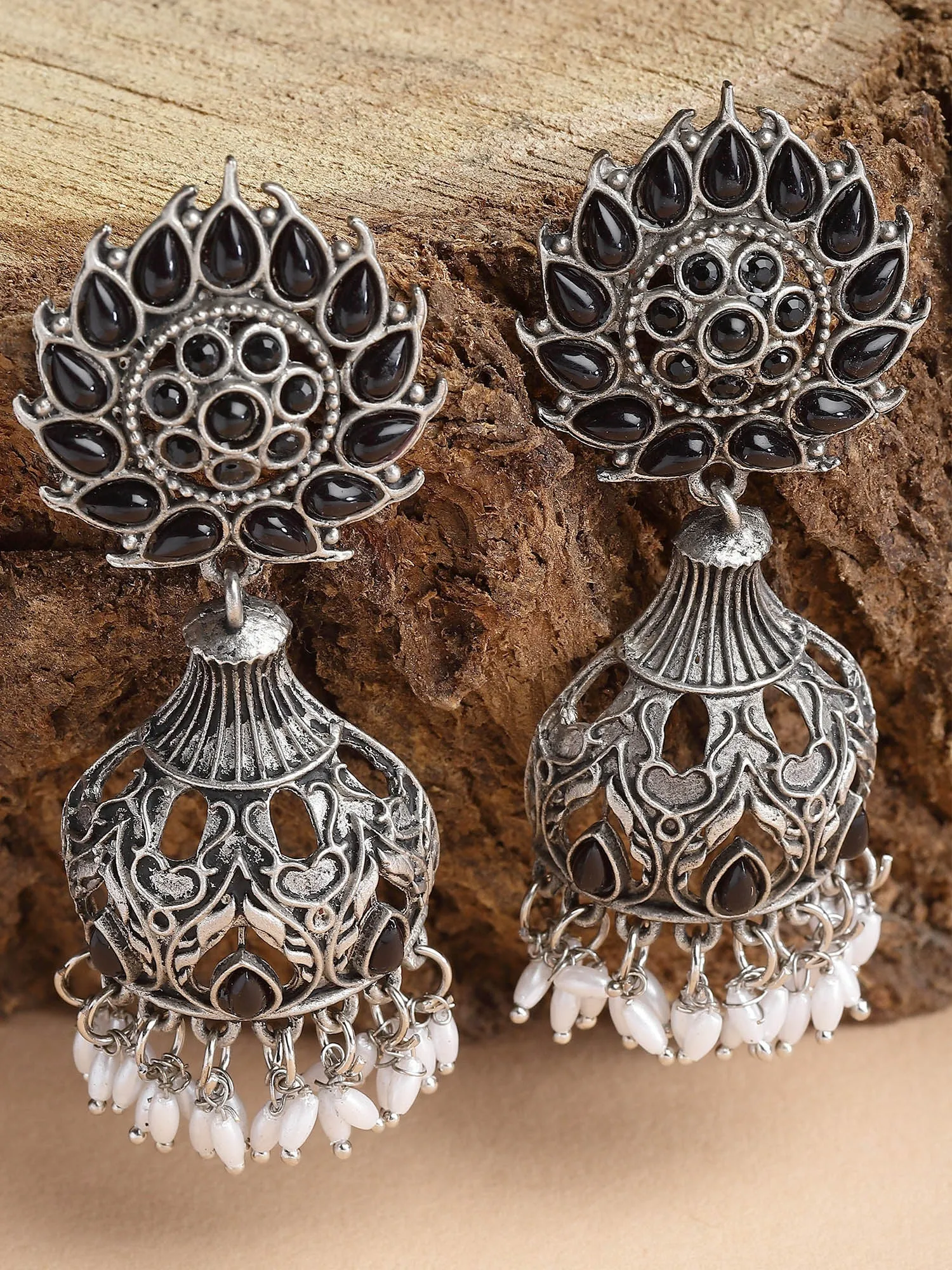 Karatcart Oxidised Silver Black Stone Drop Earring for Women