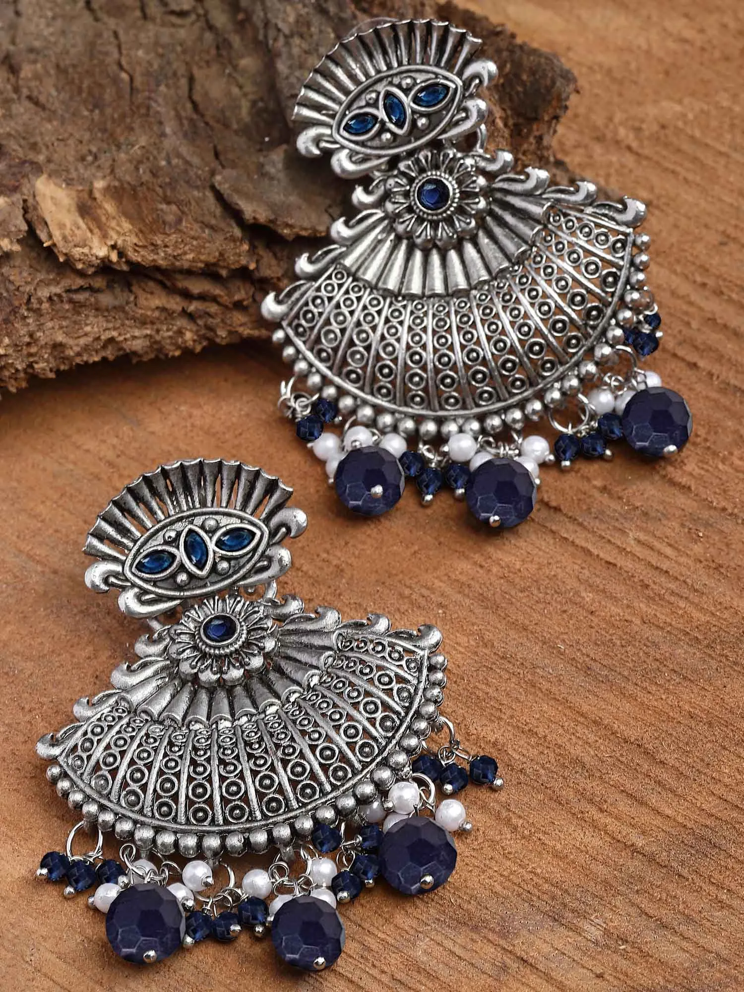 Karatcart Oxidised Silver Blue Stone Dangler Earring for Women