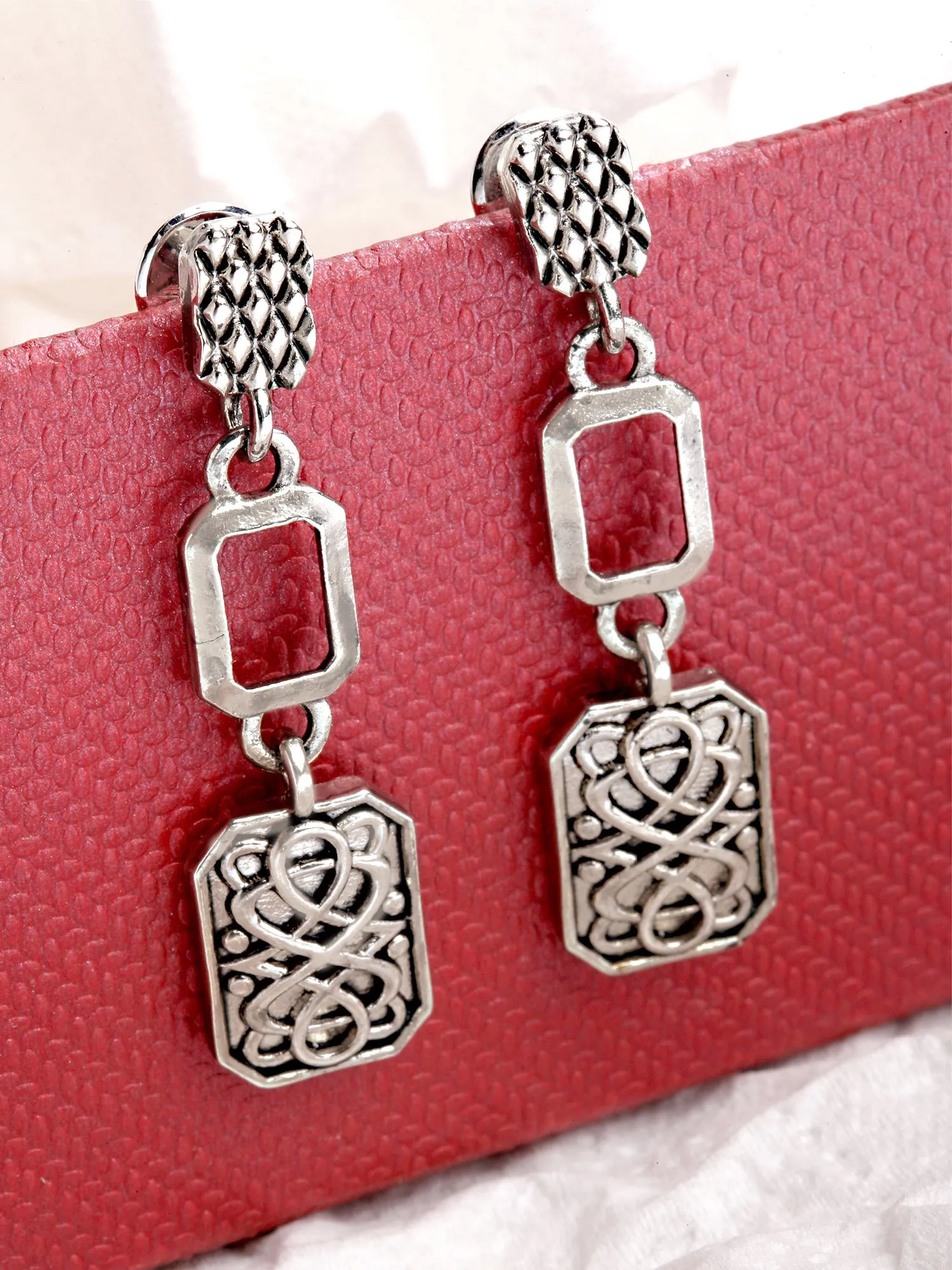 Karatcart Oxidised Silver Celtic Link Drop Earrings for Women