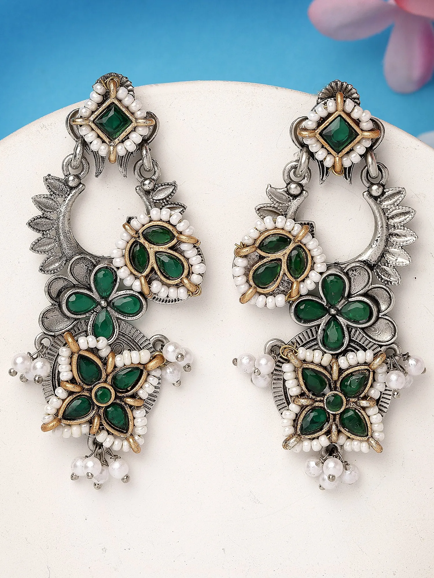 Karatcart Oxidised Silver Green Kundan Drop Earrings for Women