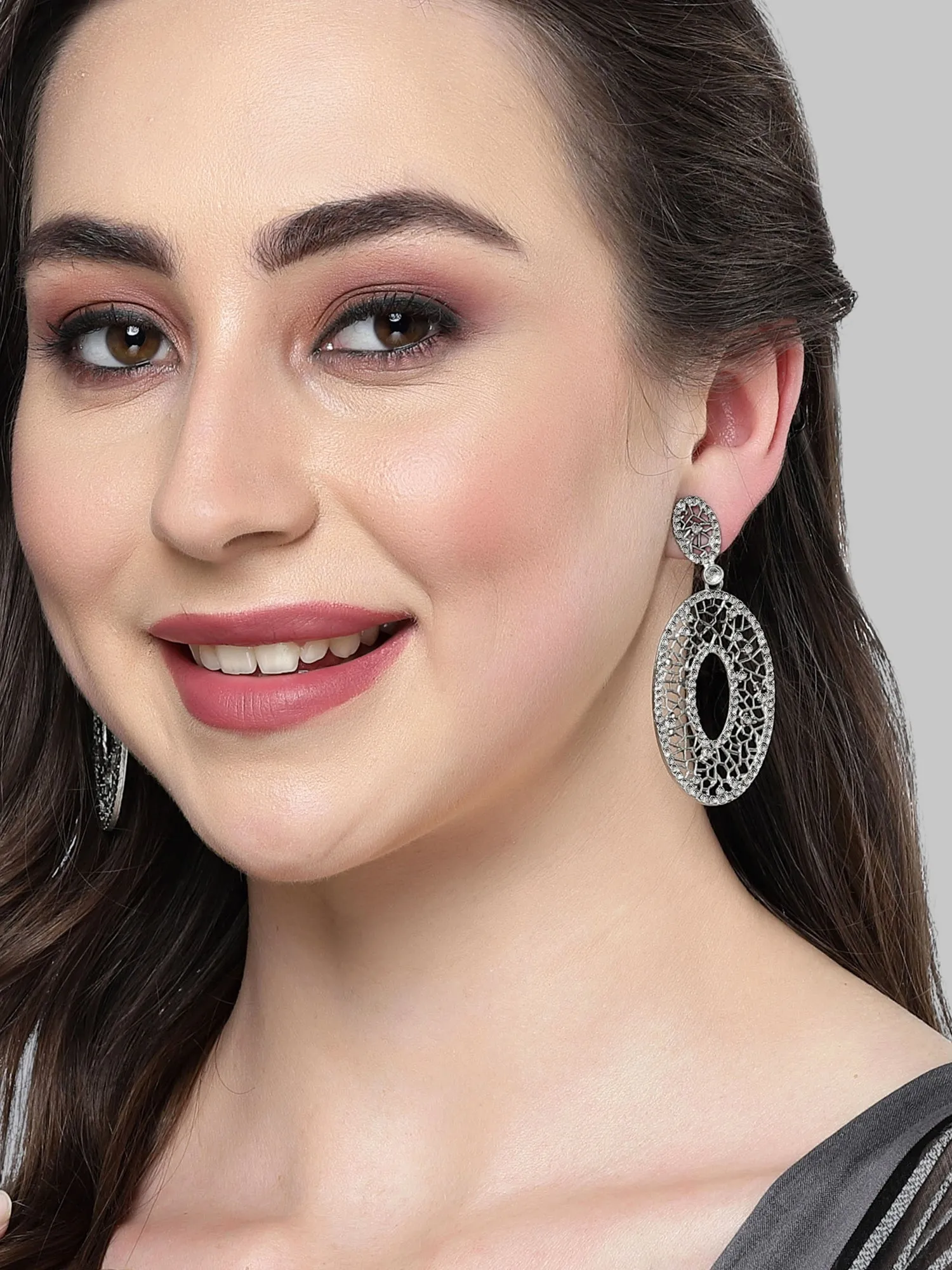 Karatcart Oxidised Silver Stone Studded Drop Earring for Women