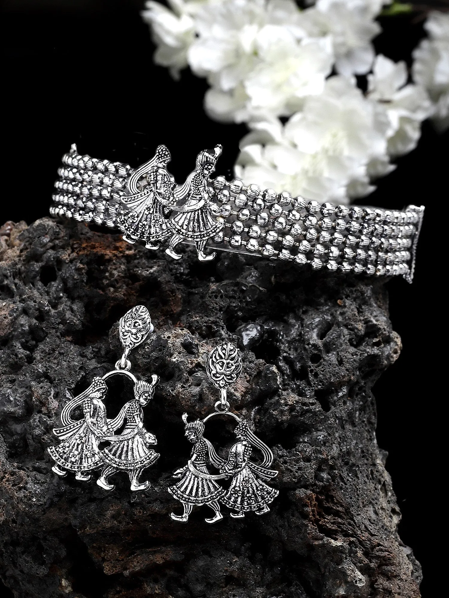 Karatcart Oxidised Silver Tribal Dulha-Dulhan Design Jewellery Set for Women