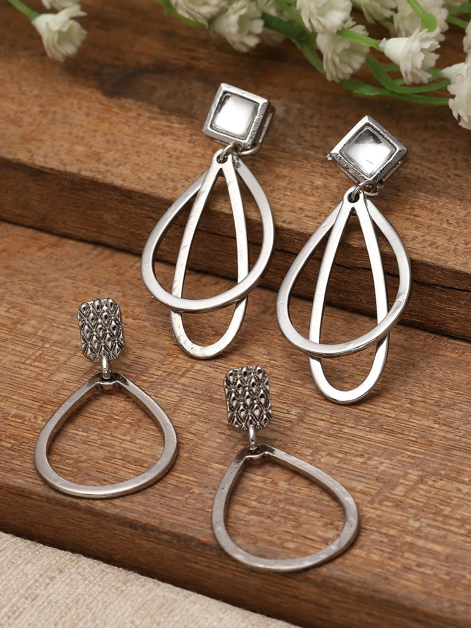 Karatcart Set of 2 Silver Plated Drop Shape Kundan Drop Earrings for Women