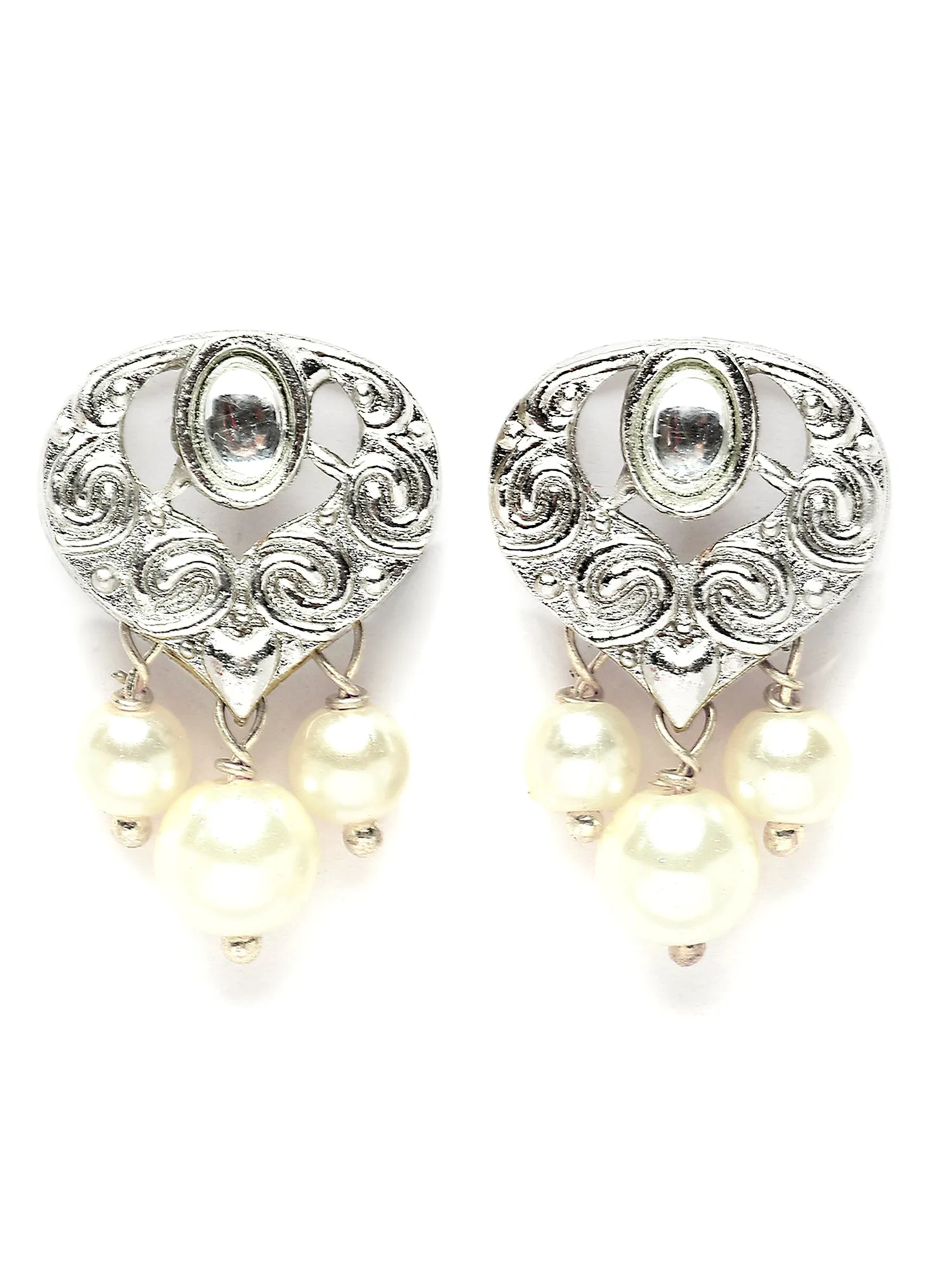 Karatcart Silver Plated Heart Shape Kundan and Pearl Studded Necklace Set for Women