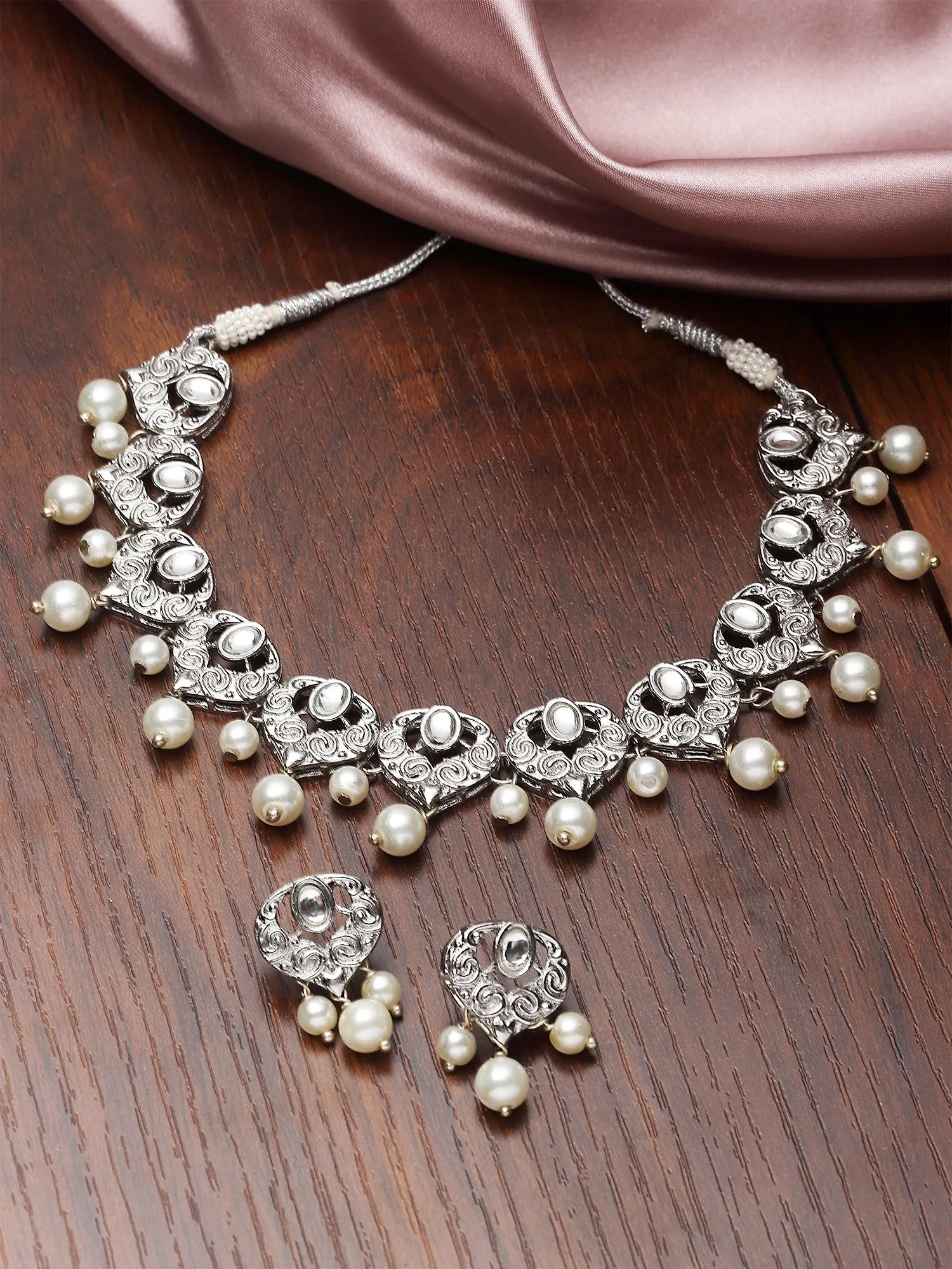Karatcart Silver Plated Heart Shape Kundan and Pearl Studded Necklace Set for Women