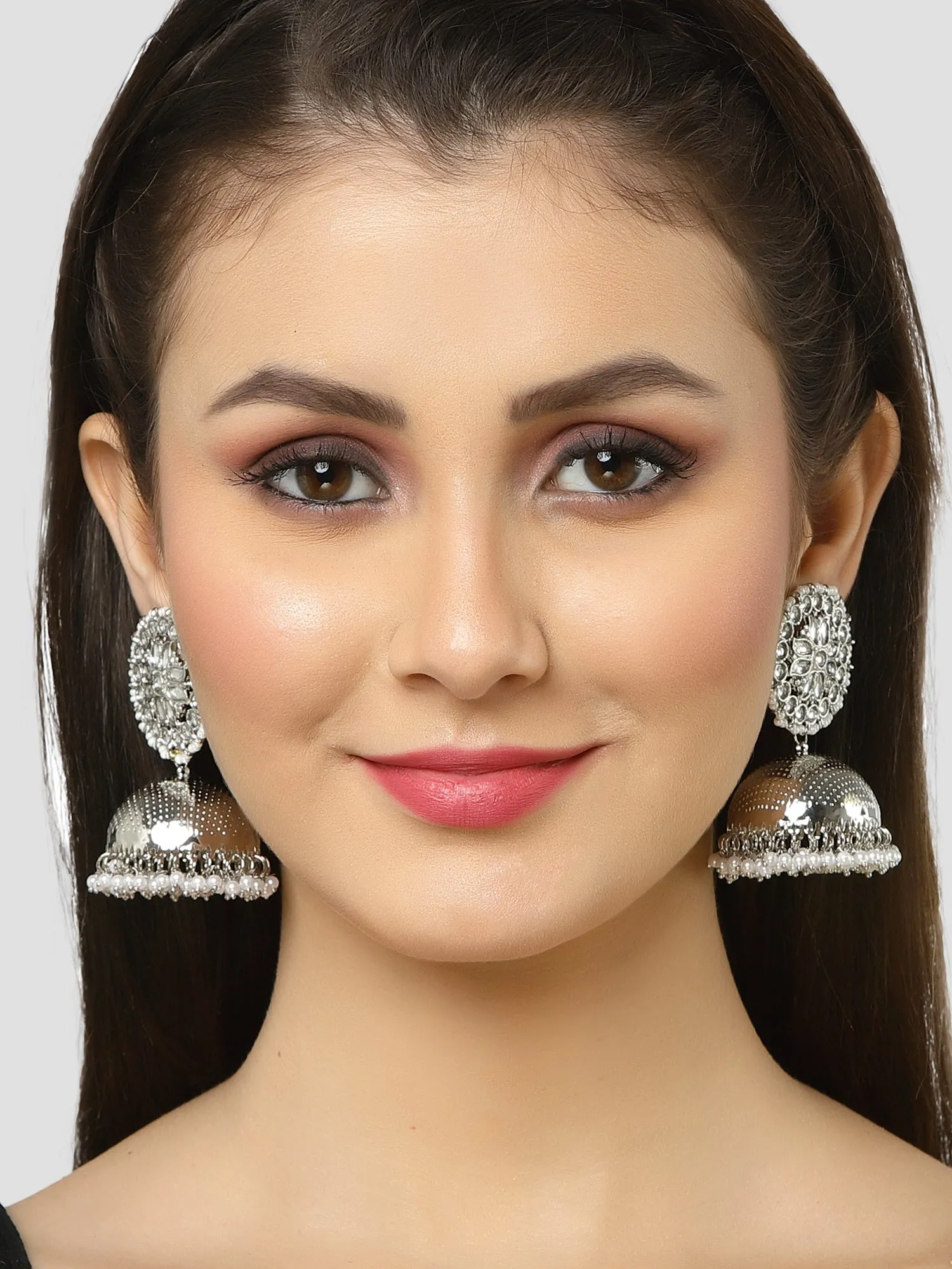 Karatcart Silver Plated Kundan Studded Jhumki Earrings for Women