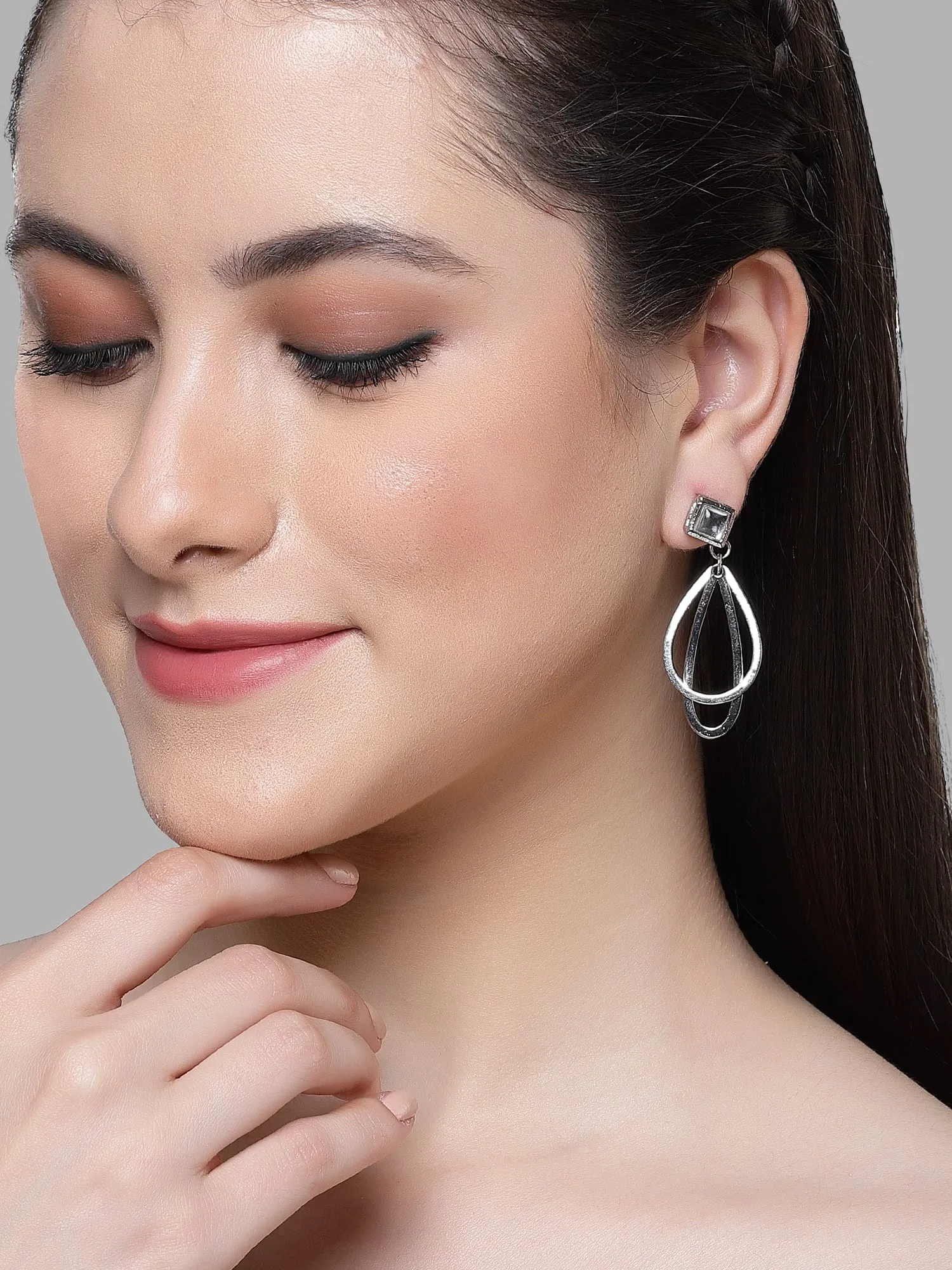 Karatcart Silver-Plated Set of 2 Drop Shape Kundan Drop Earrings for Women