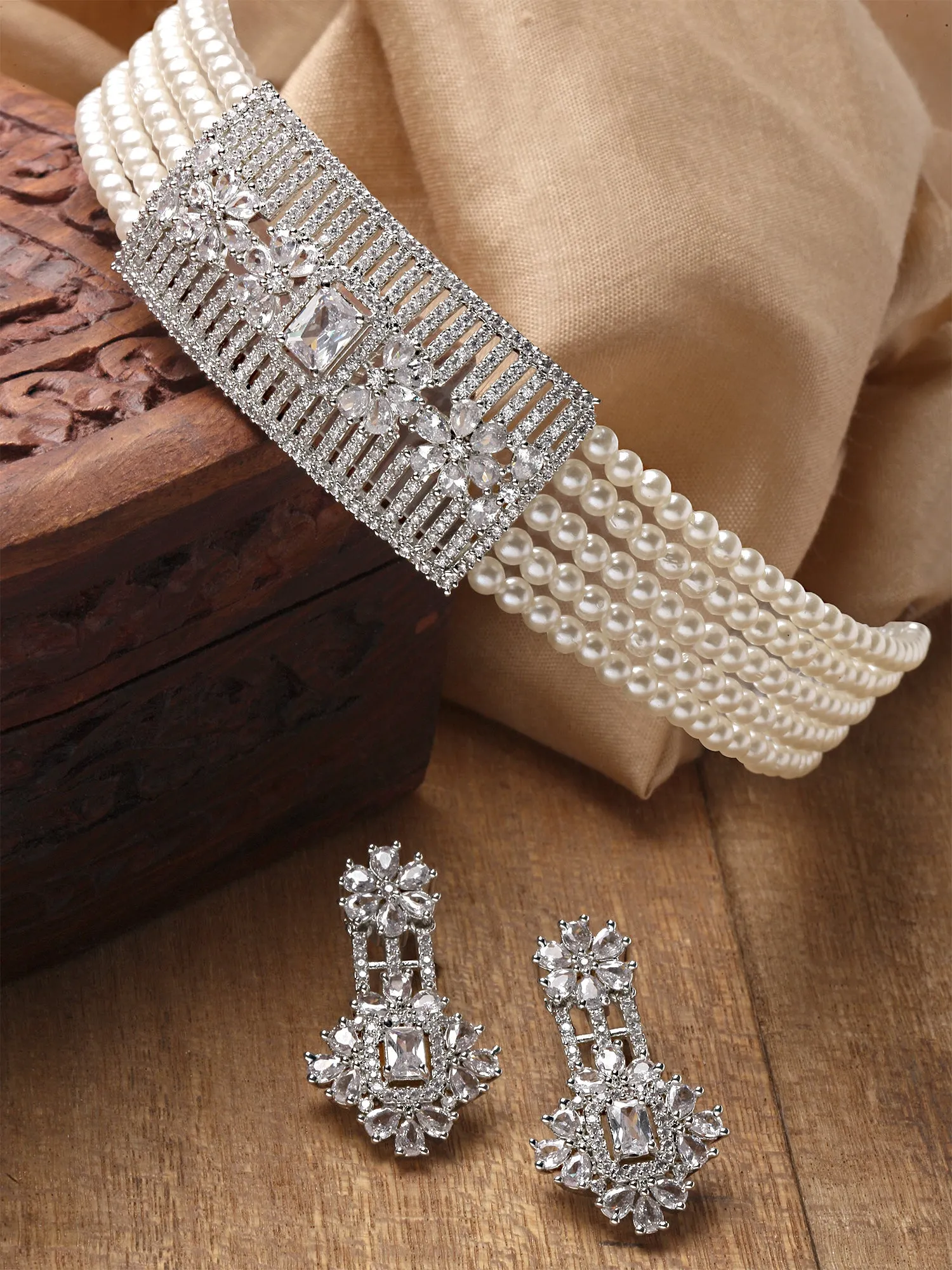 Karatcart Silver Tone Pearl Beaded Cubic Zirconia Choker Necklace Set for Women