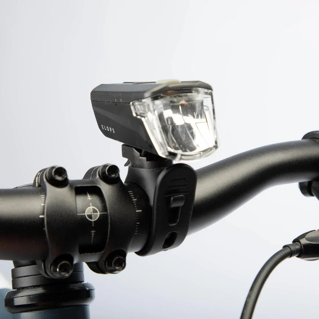 KIT ECLAIRAGE VELO LED ST 110 AVANT ET ARRIÈRE A PILES