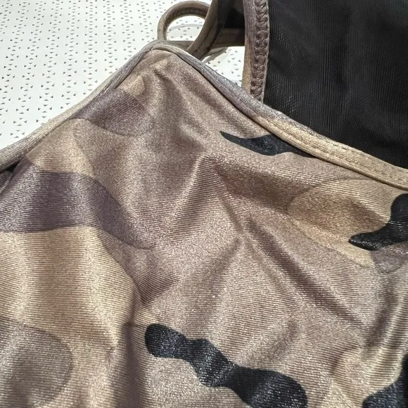 Koral Olive Green Brown Camo Sweeper Infinity Sports Bra A234506 NWOT size S