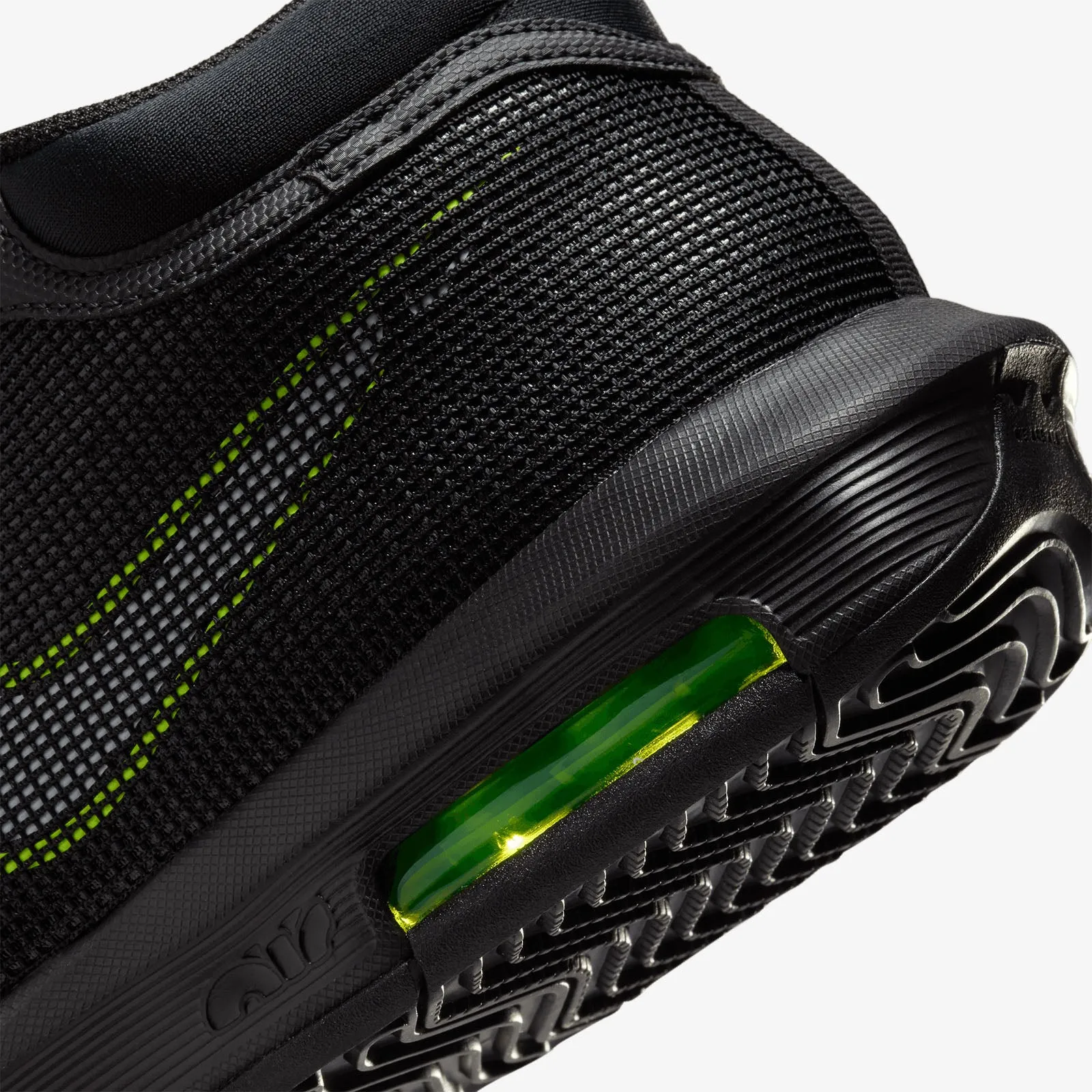 LeBron Witness 8 - Black/Volt