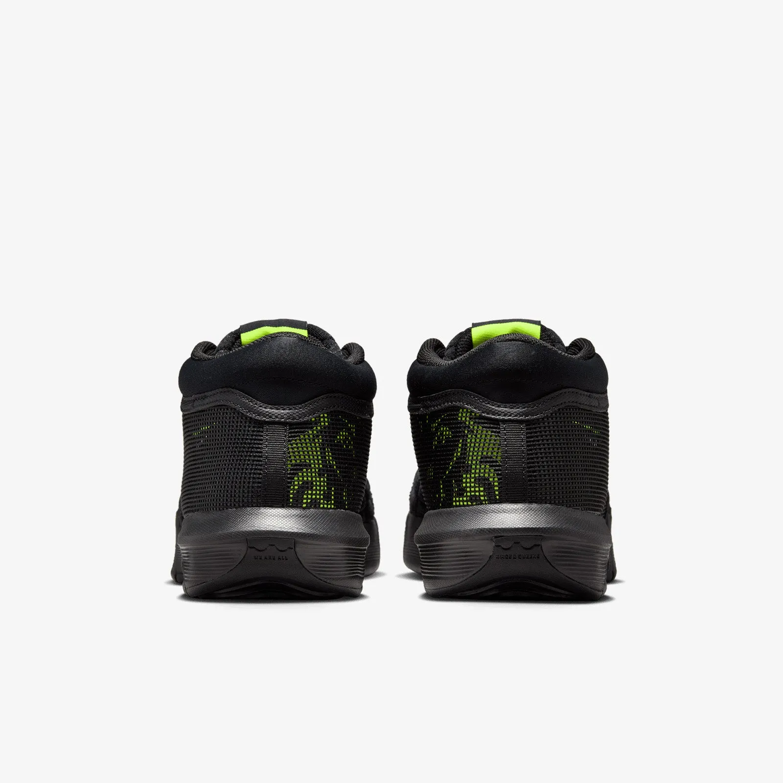 LeBron Witness 8 - Black/Volt