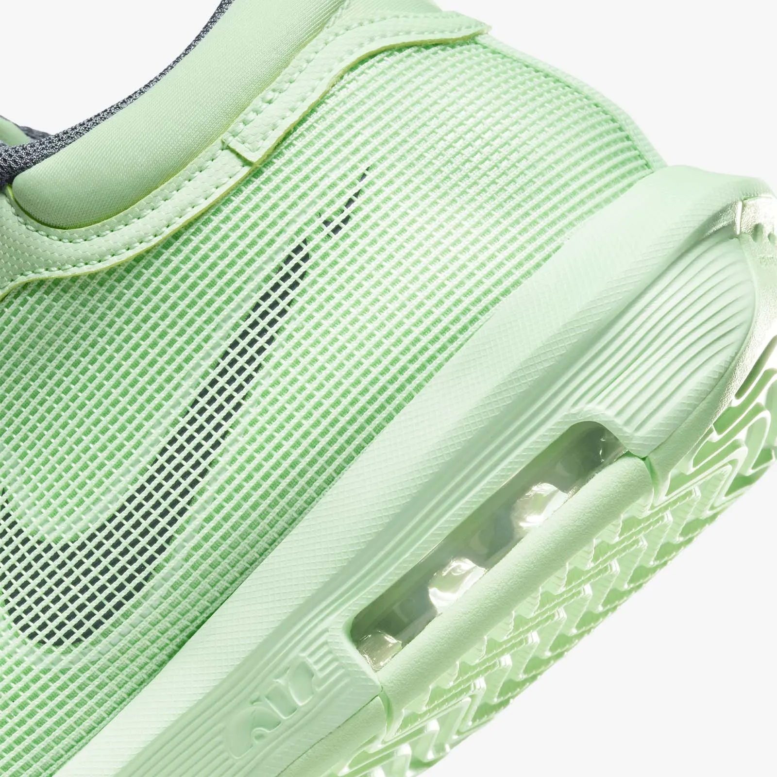 LeBron Witness 8 - Vapor Green/White/Light Carbon