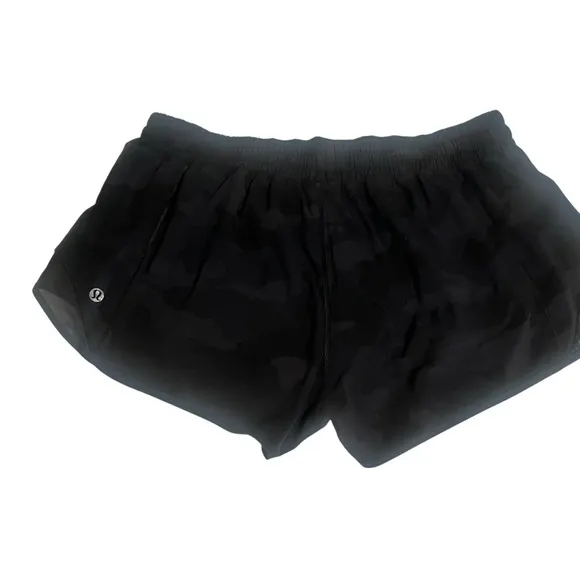 LULULEMON Hotty Hot Lined  Black Camo 2.5” Short