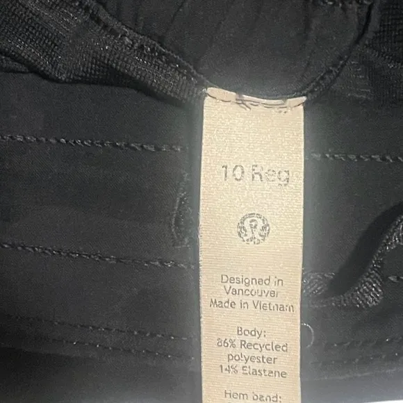 LULULEMON Hotty Hot Lined  Black Camo 2.5” Short
