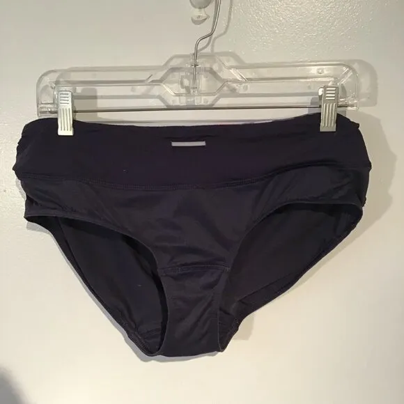 Lululemon Run: Light As Air Short  Deep Indigo/Mirage Deep Indigo  Size 8