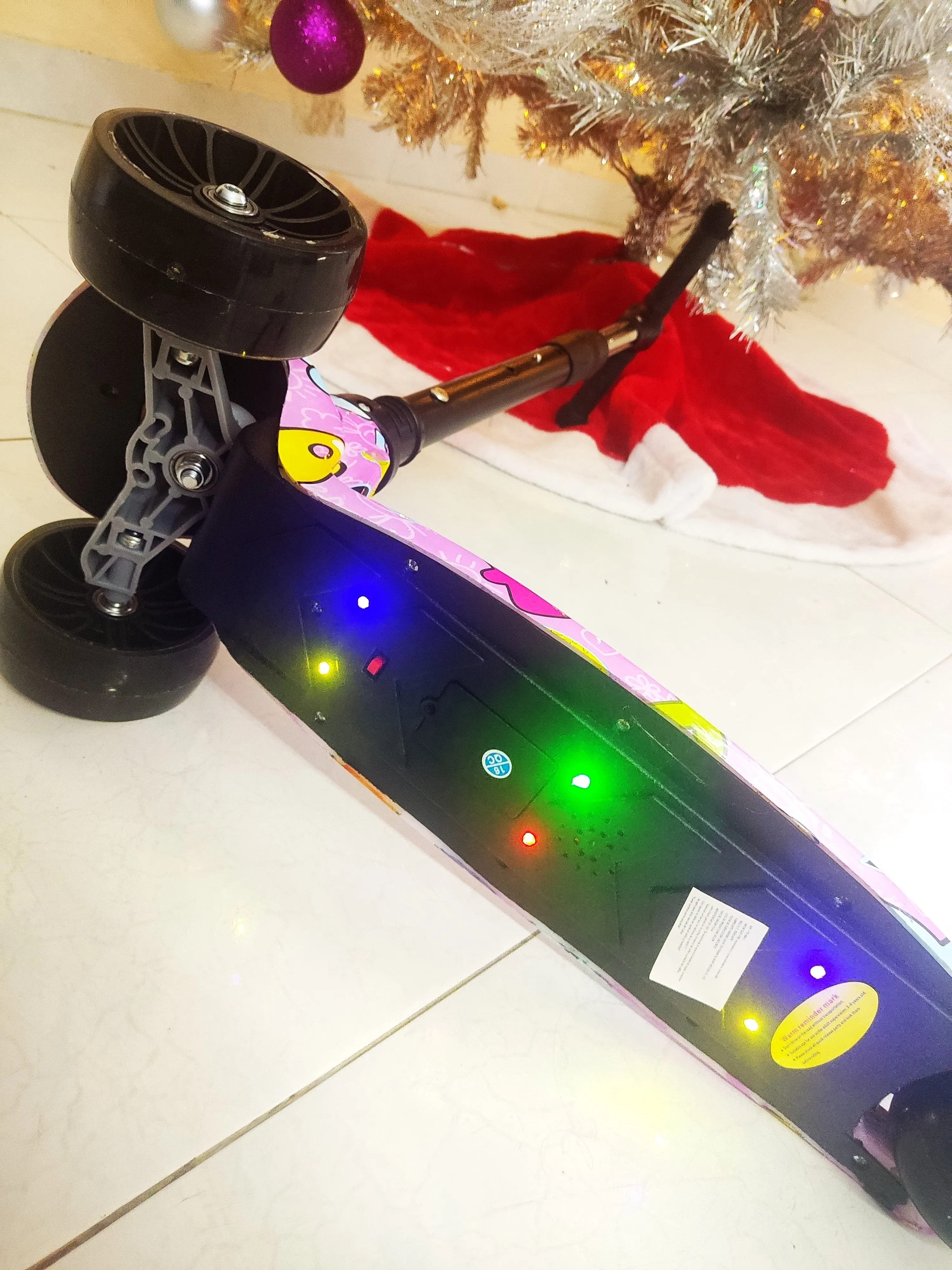 Monopatín Scooter urban con música y luces - Patineta para niños