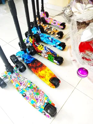 Monopatín Scooter urban con música y luces - Patineta para niños