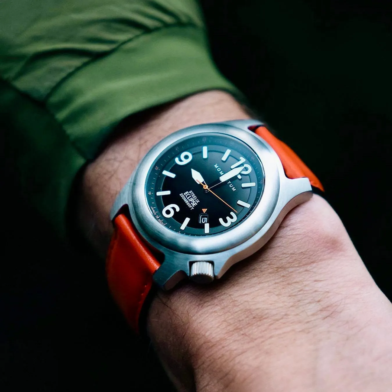 Montre à énergie solaire 44mm steelix eclipse orange