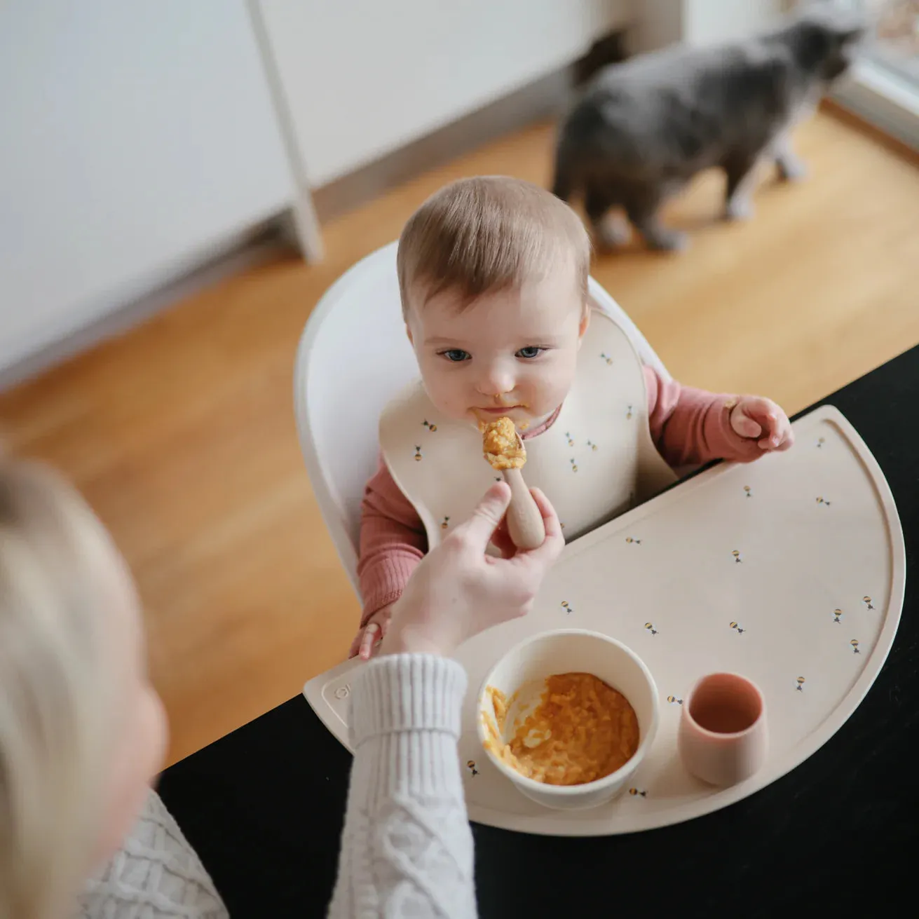 Mushie Silicone Baby Bib (Bees)