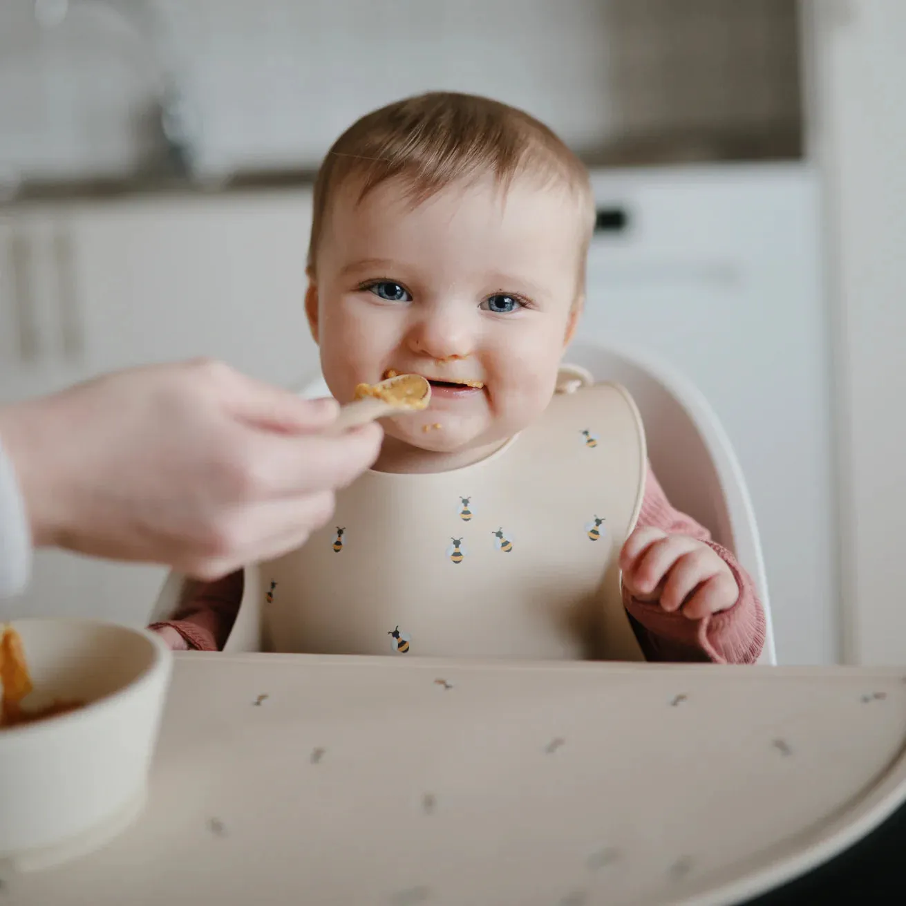 Mushie Silicone Baby Bib (Bees)