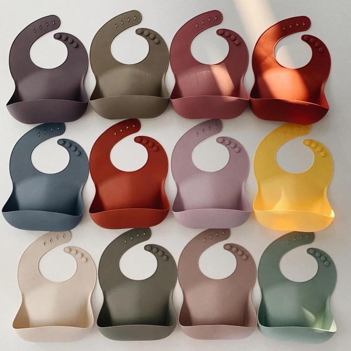 Mushie Silicone Pocket Bib (Pale Mauve)