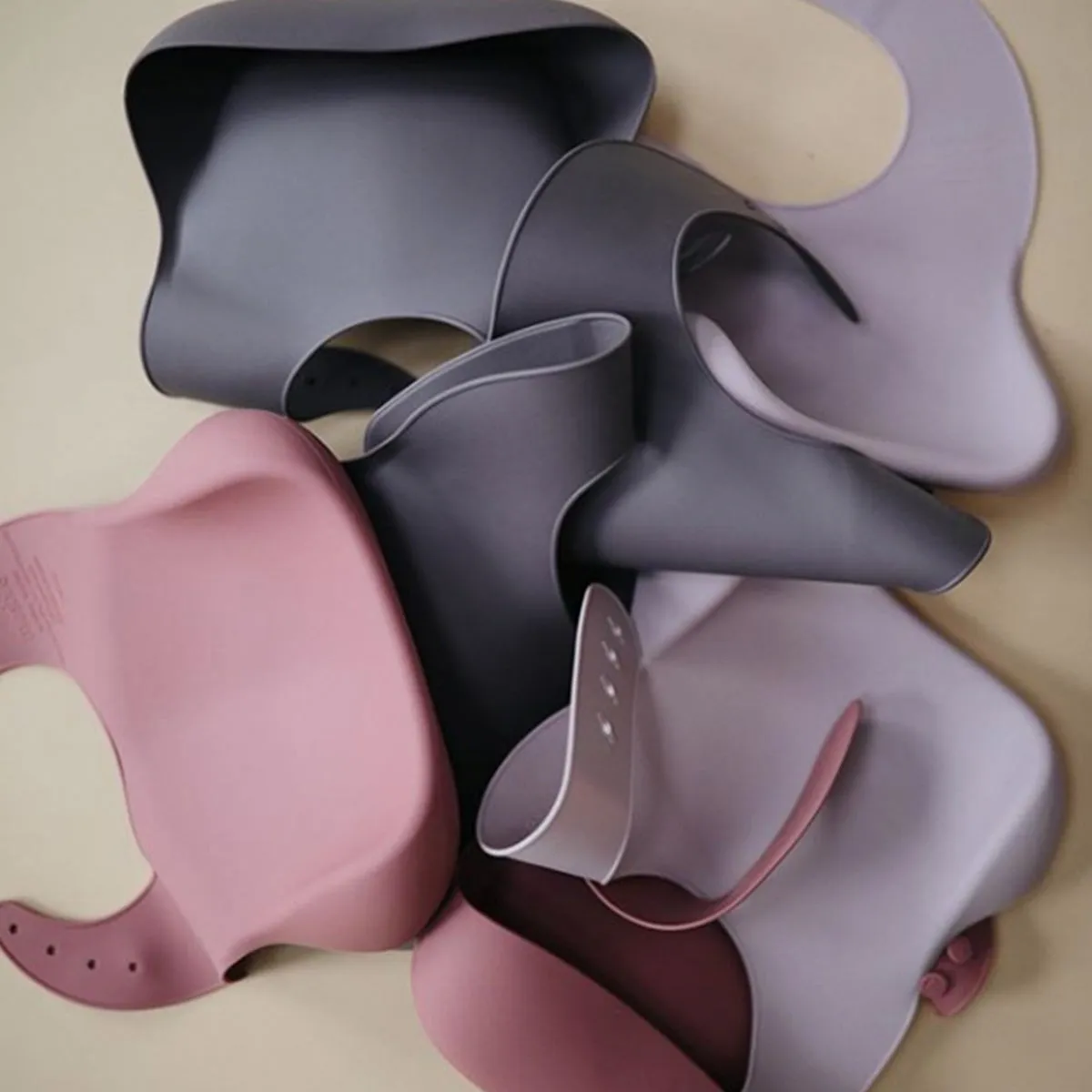 Mushie Silicone Pocket Bib (Pale Mauve)