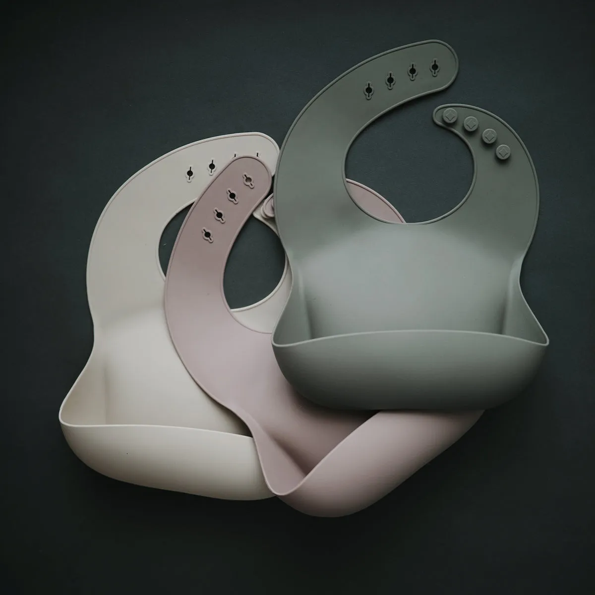 Mushie Silicone Pocket Bib (Pale Mauve)