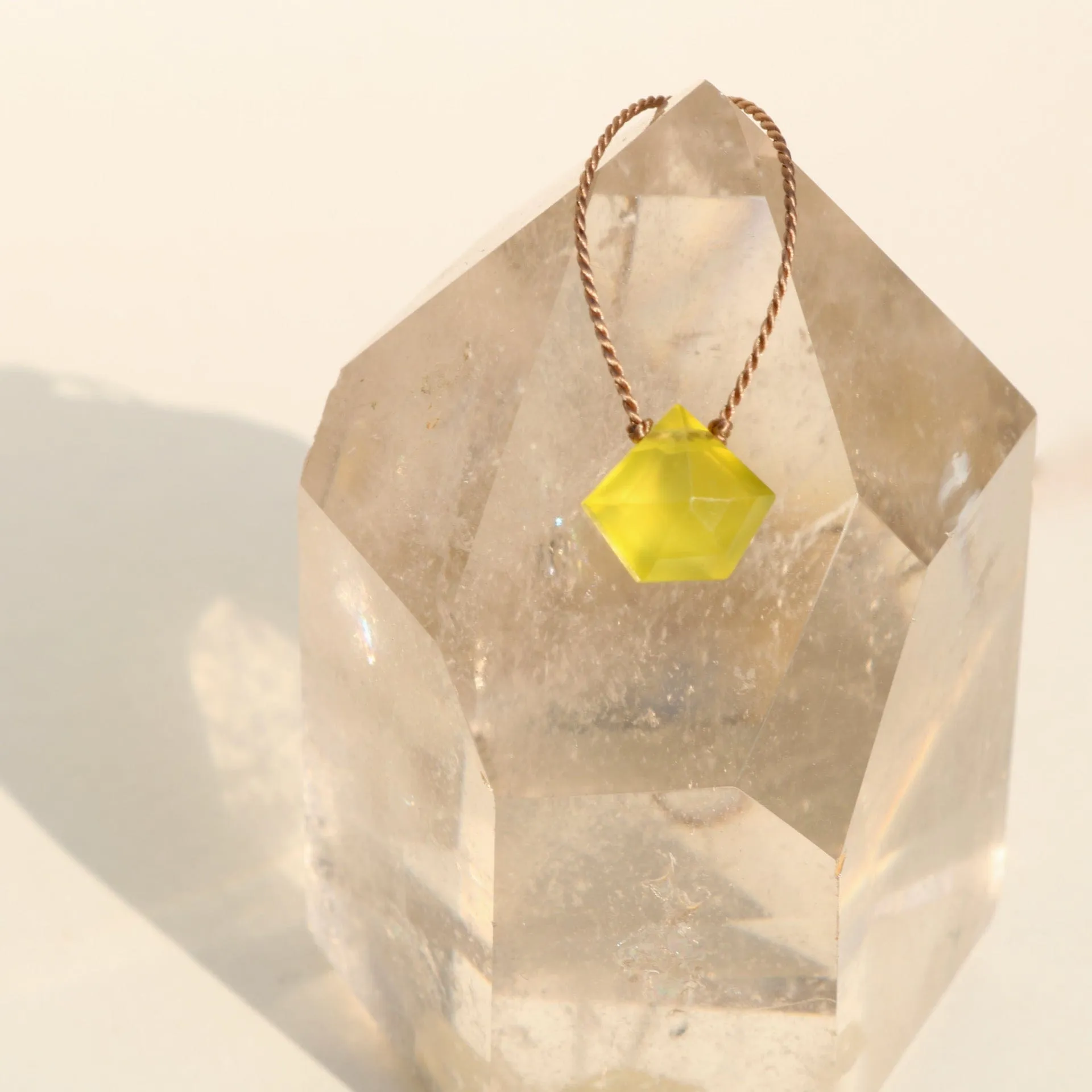OLIVE QUARTZ