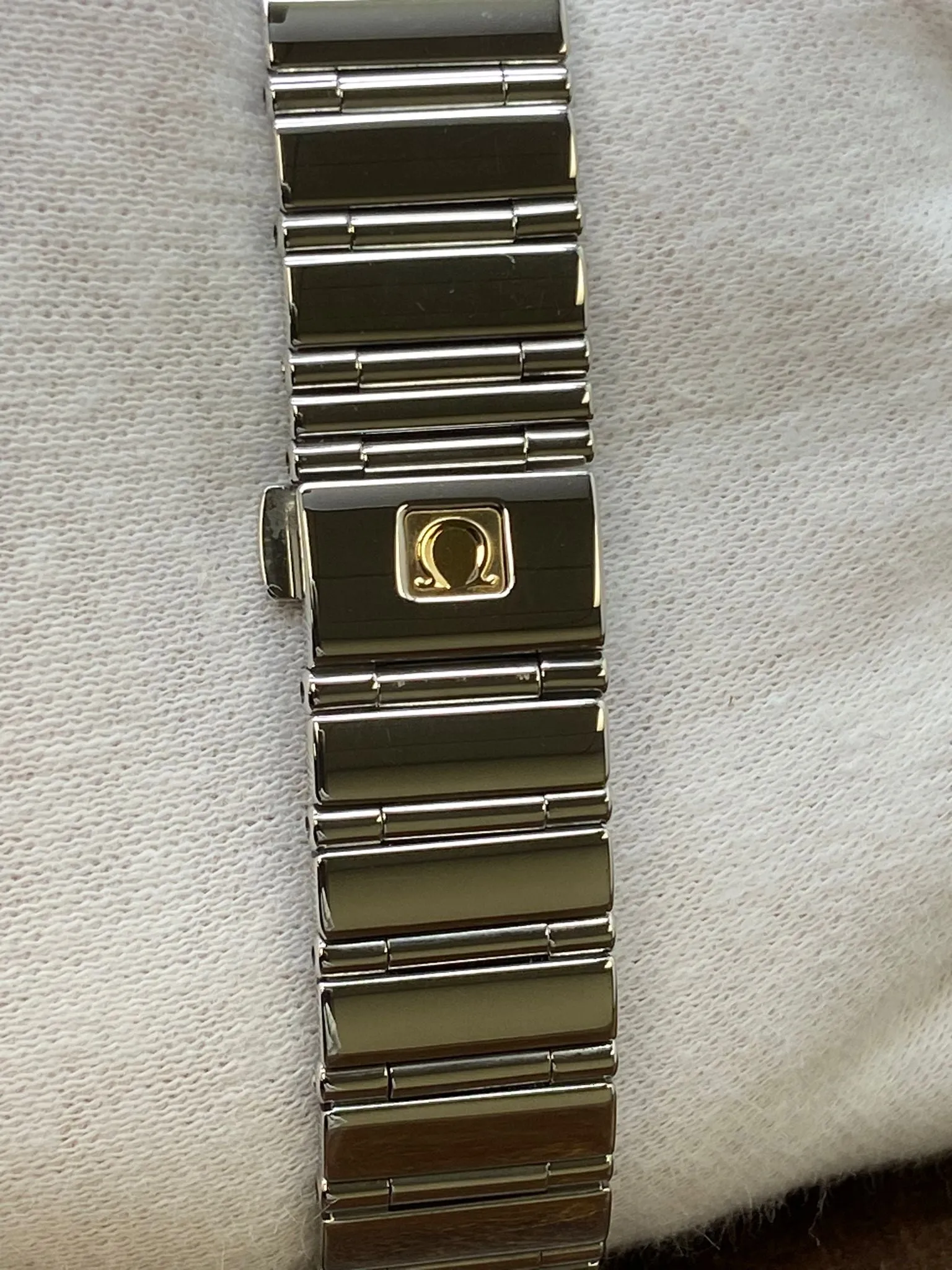 Omega Constellation MOP 1571.71.00 White Mother of Pearl Dial Quartz Women's Watch