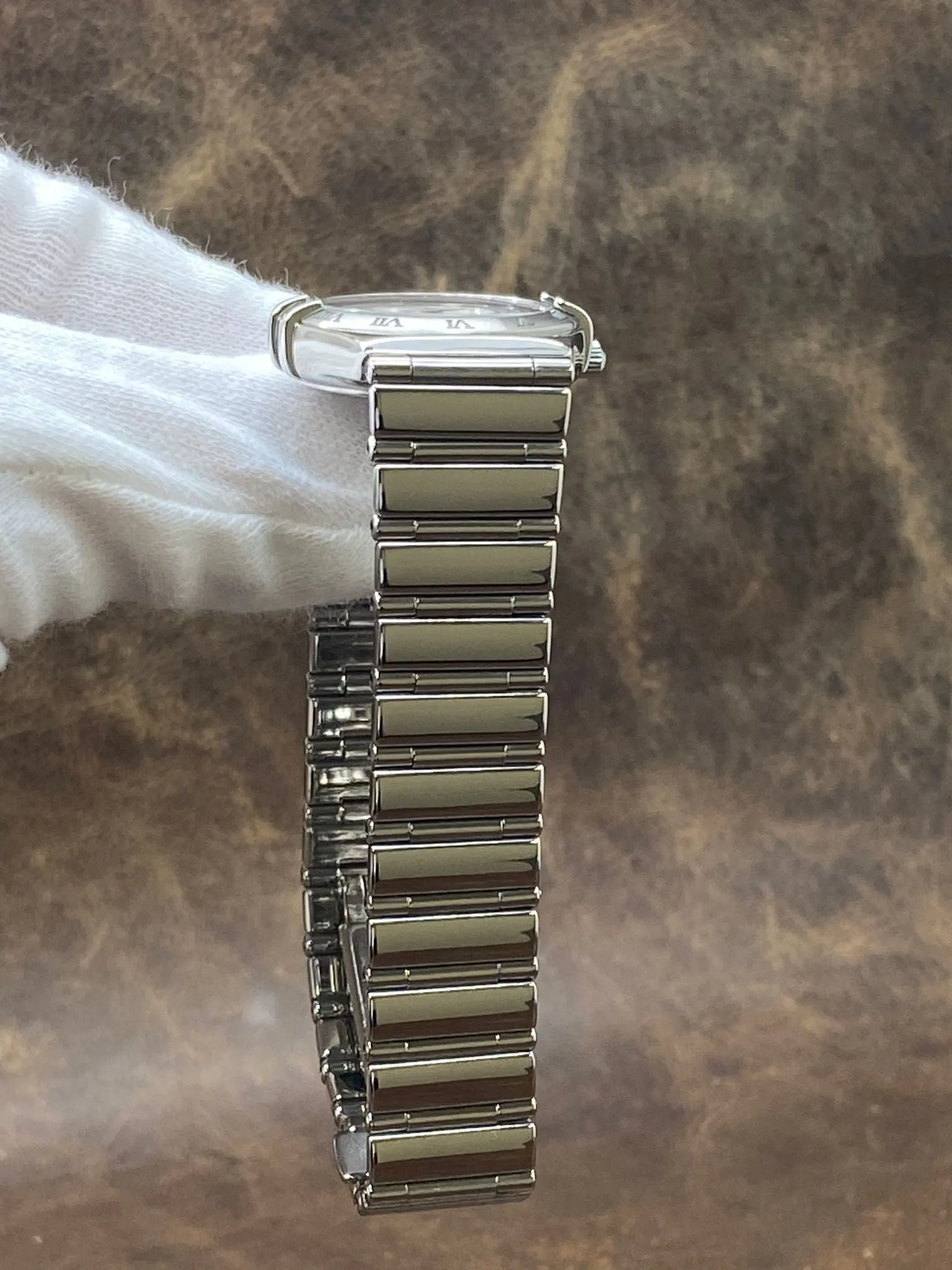 Omega Constellation MOP 1571.71.00 White Mother of Pearl Dial Quartz Women's Watch