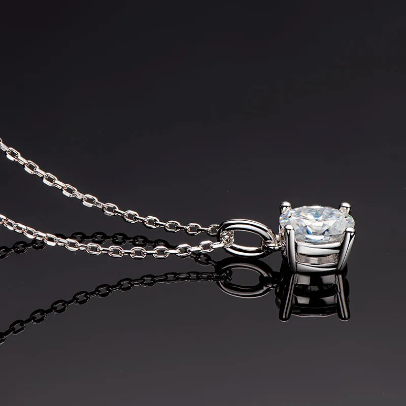 Oval Cut 1.0CTW Moissanite Stud Earrings & 1.0CT Moissanite Pendant Necklace