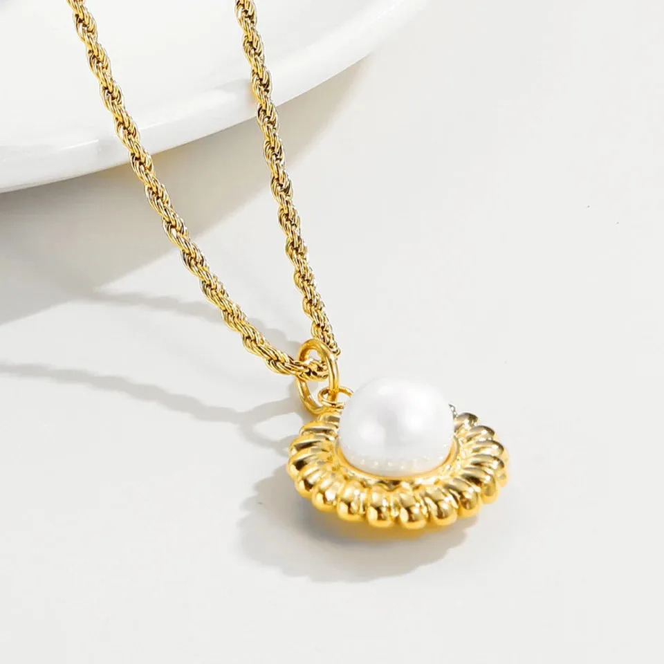 Pearl & Rope Necklace
