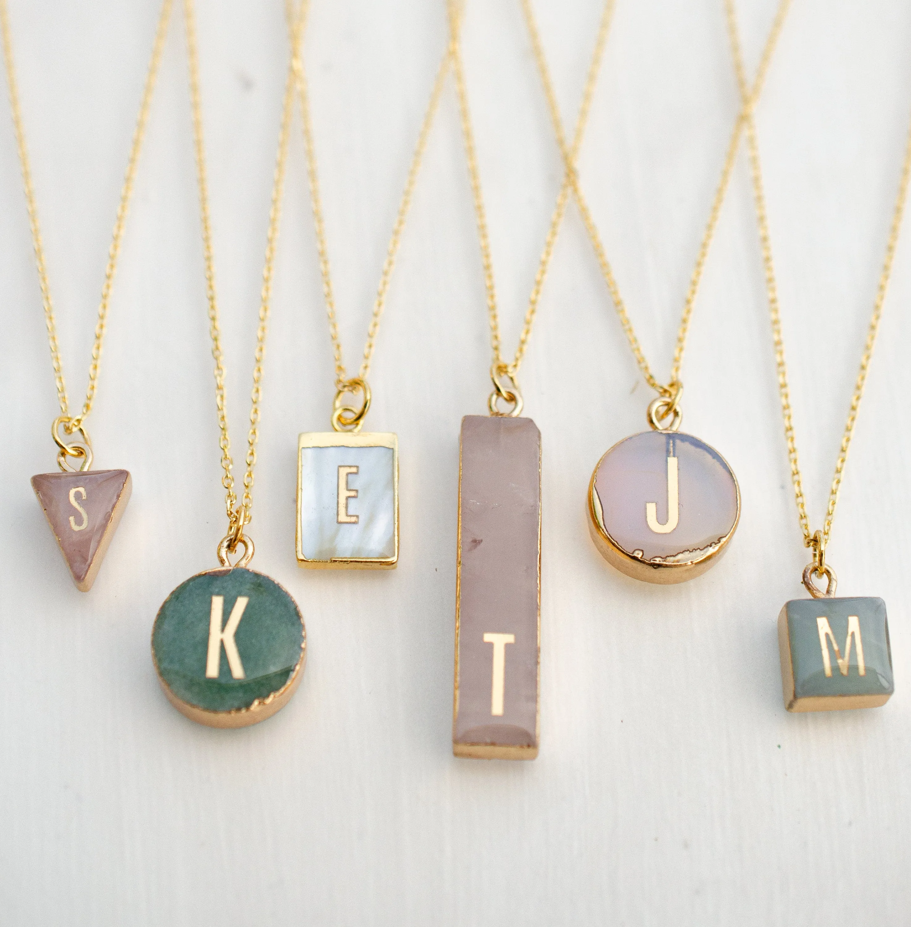 Personalized Initial Necklace, mother's day gift, mom jewelry, new mom gift, Pearl necklace, rose quartz pendant, necklace, custom necklace