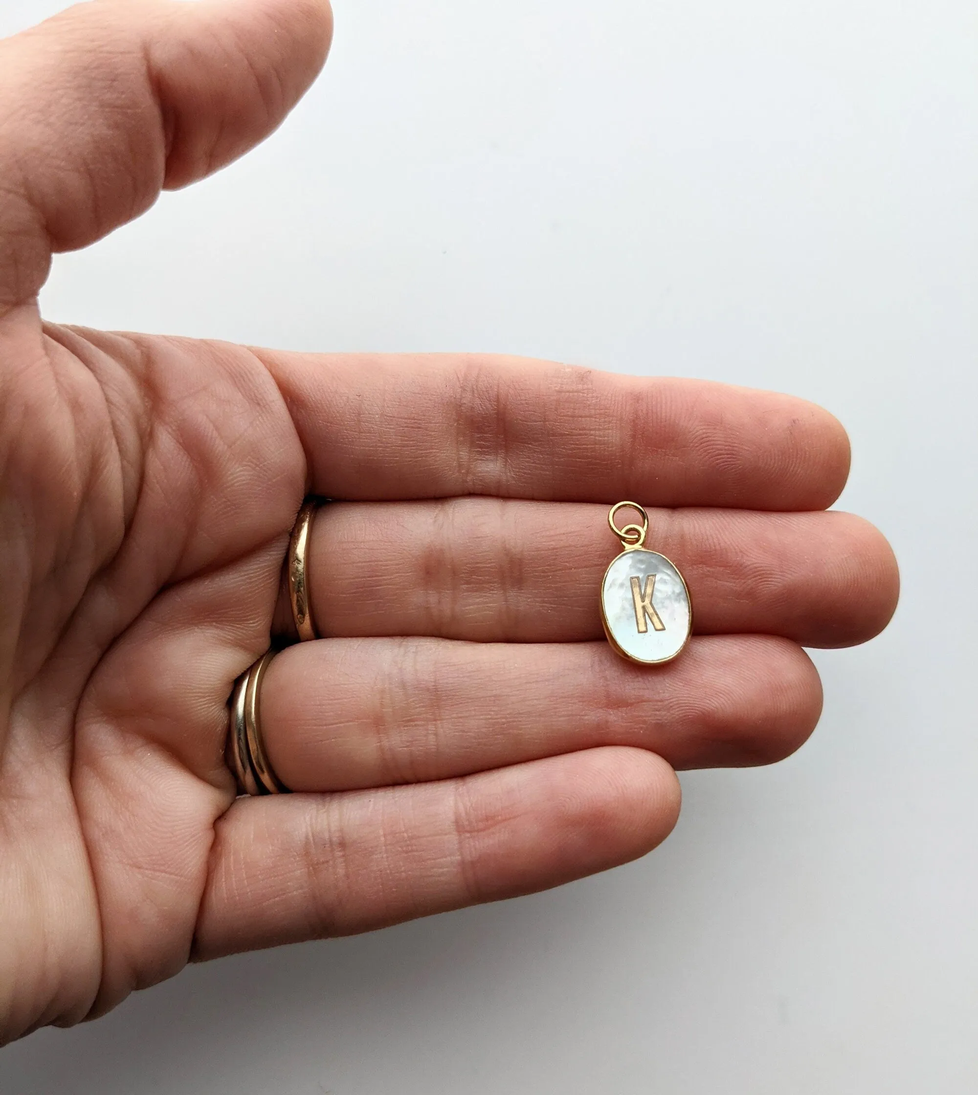Personalized stone pendant, gemstone pendant, minimal jewelry, mom gift, new mom gift, gemstone initial pendant, oval single pendant