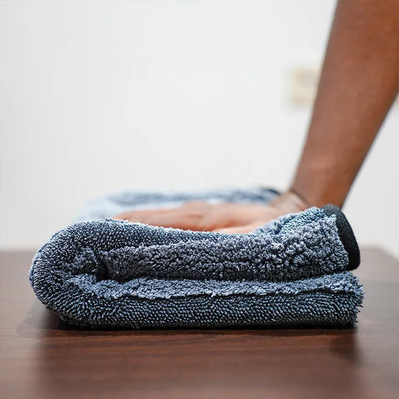 Poshlyf Chipmunk Extreme Drying Towel 600 GSM Grey with Border 80cm x 50cm