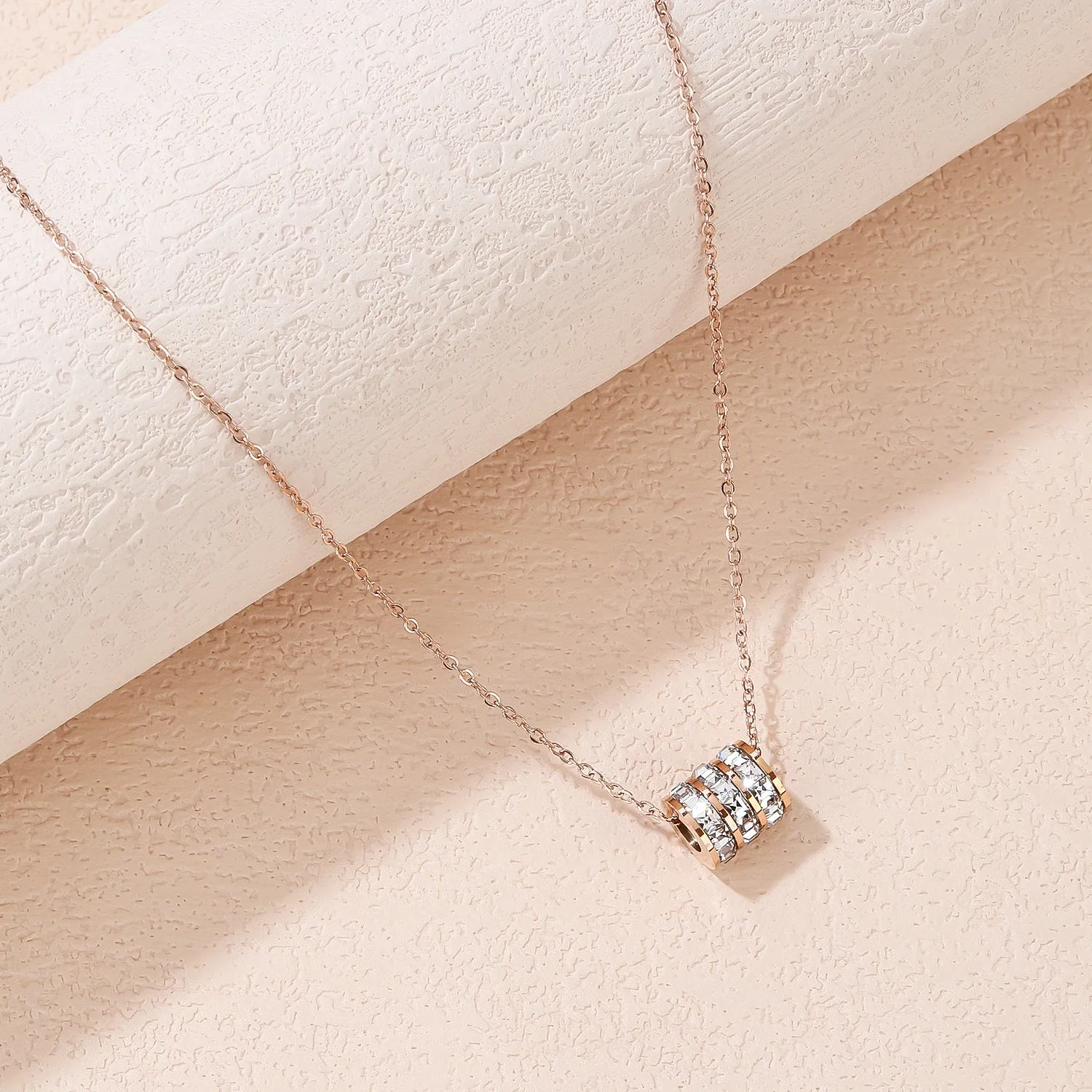 Premium Quality Titanium Steel Luxury Necklace Pendant Simple Rose Gold Clavicle Chain for Women