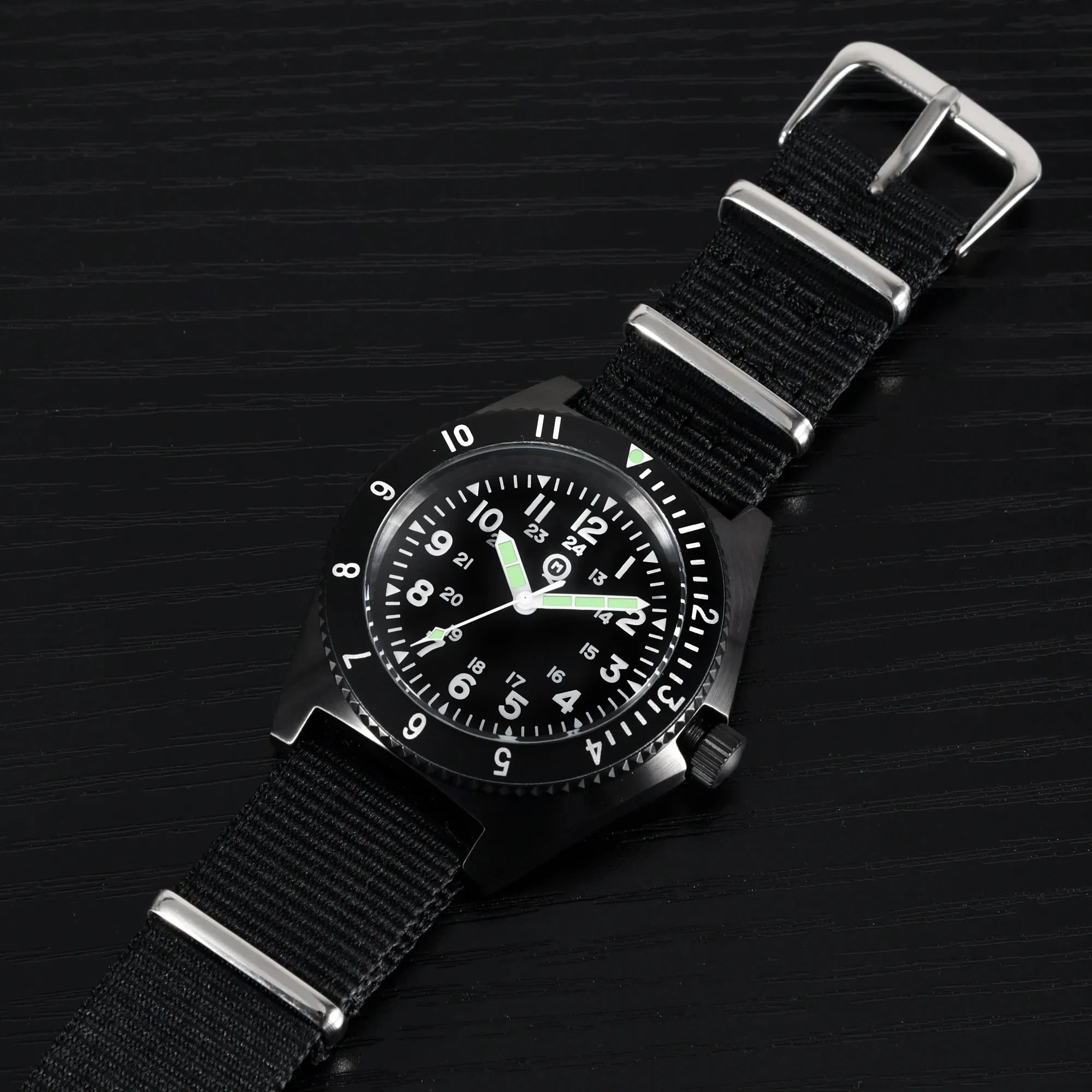 QM "Vietnam" / Platoon US Special Forces UDT Military Men's 300M Diver Super Light C3 Army SM8019BA Without logo Swimming  Watch