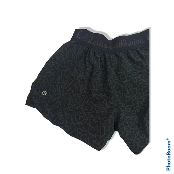 Rare Lululemon Go the Distance Short Reversible Black/ petal Camo printed black