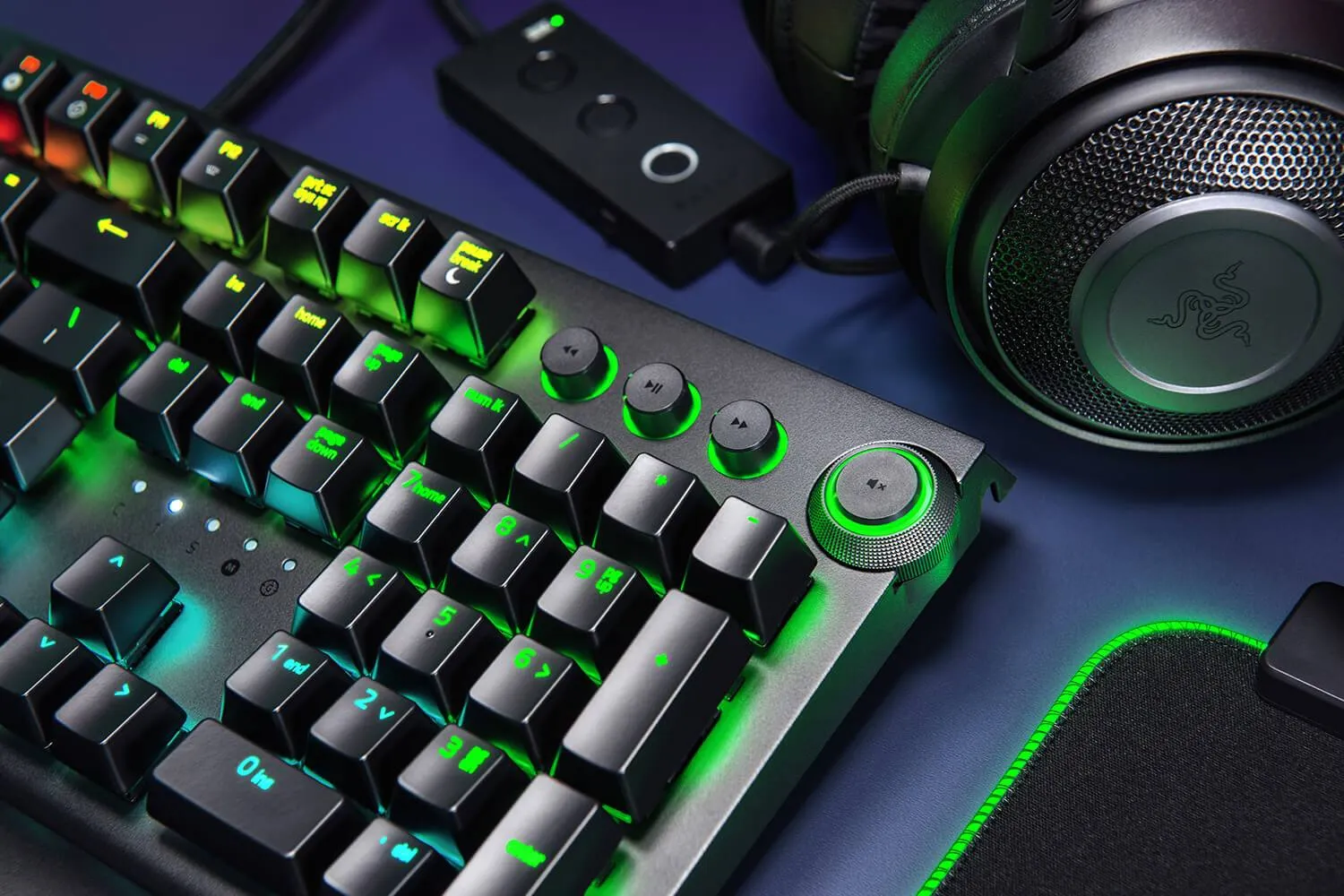 Razer BlackWidow Elite Mechanical Gaming Keyboard With Green Switches (Black) With Ergonomic Wrist Rest