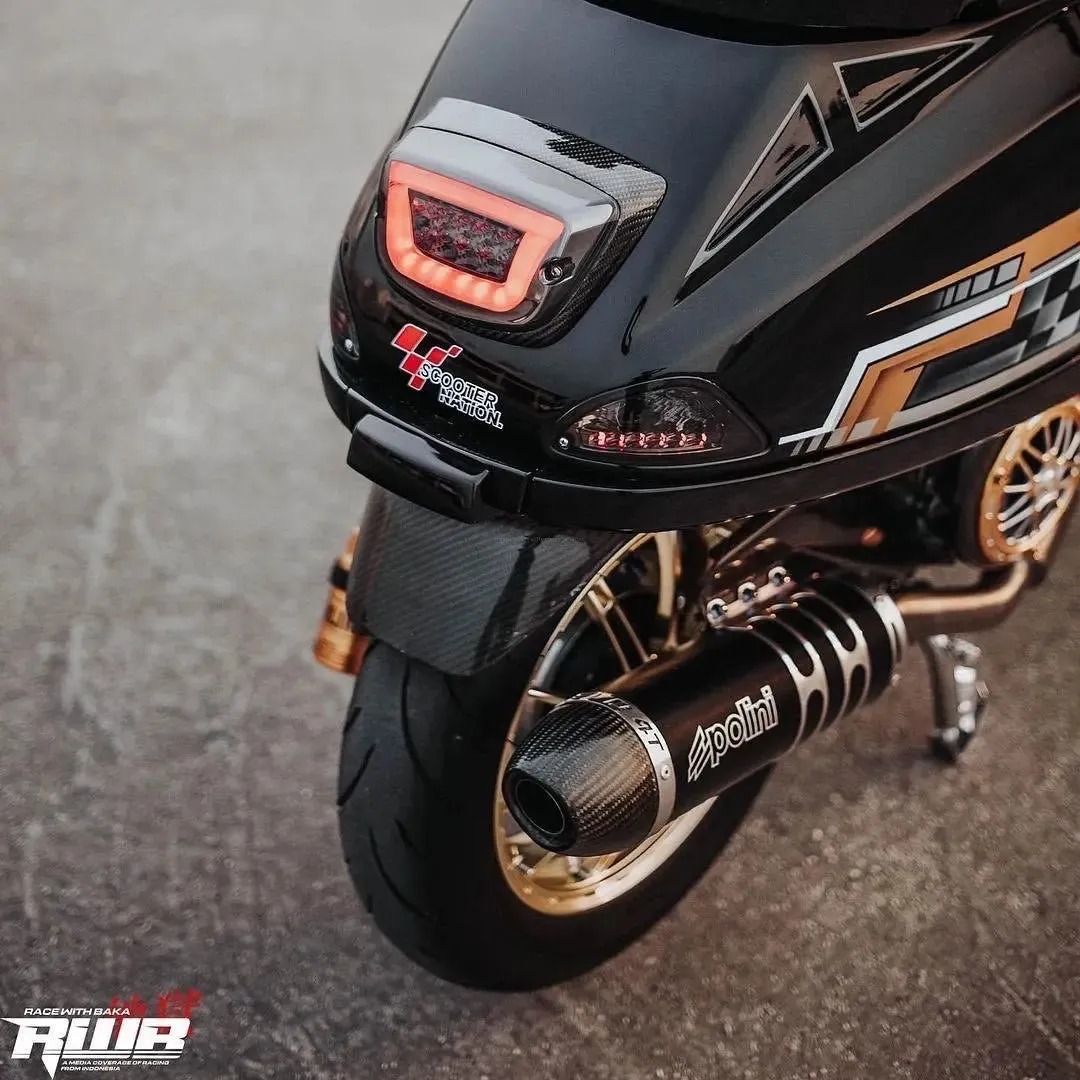 Rear Light Moto Nostra Smoked | Vespa LX/LXV/S/SXL 50-150cc